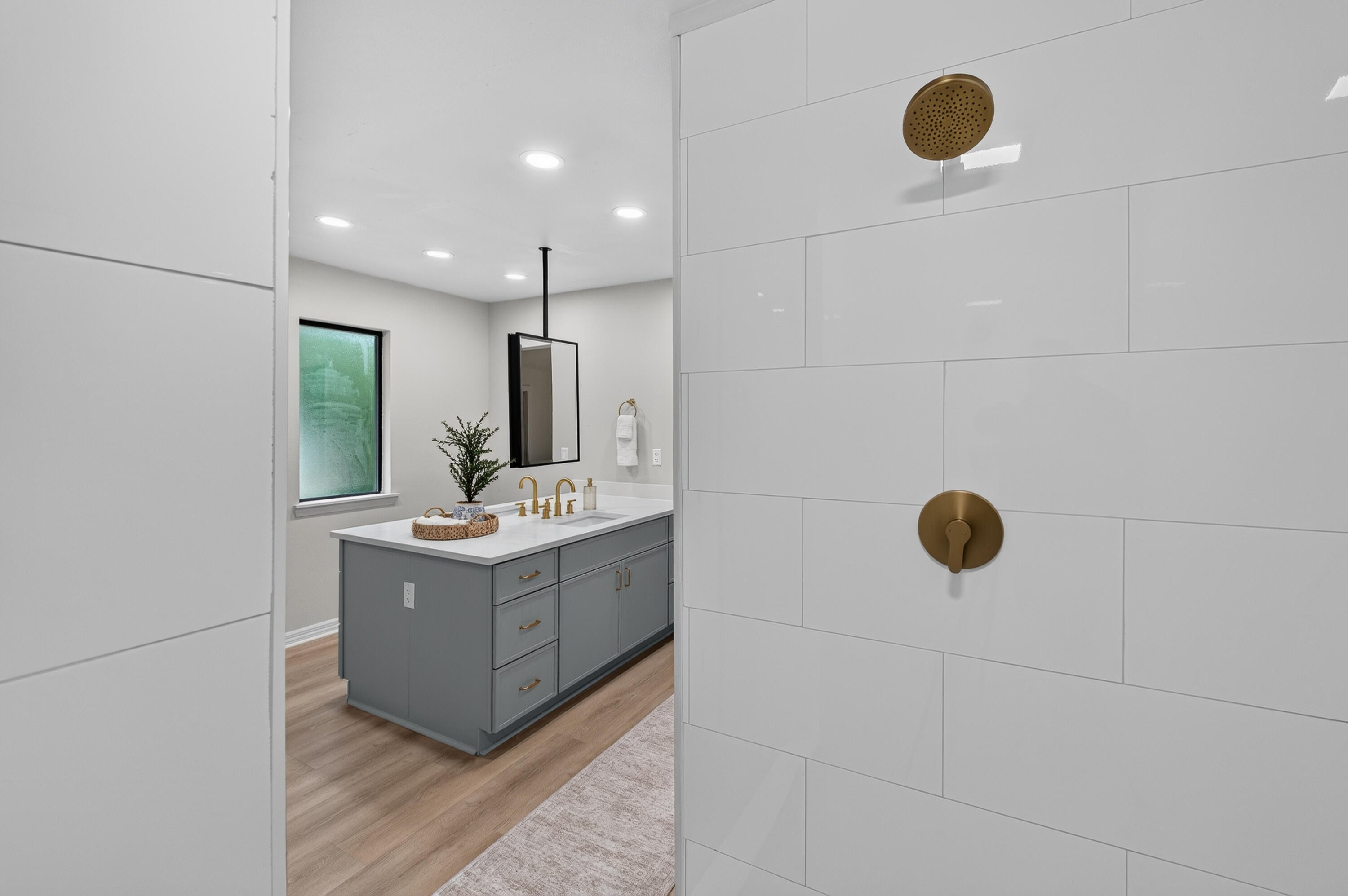 WINDWARD PH 1 BLUEWATER BAY - Residential
