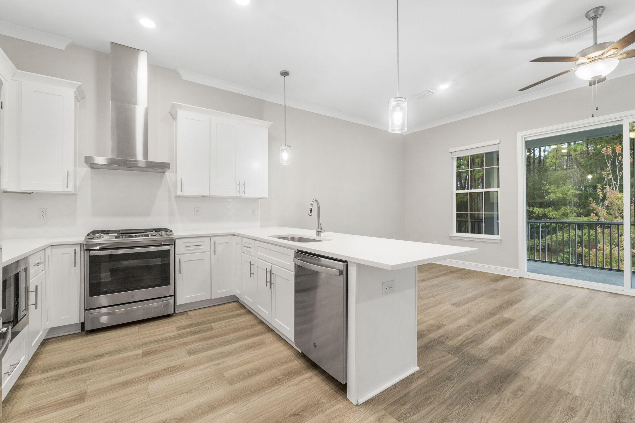 KARA LAKE TOWNHOMES - Residential Lease