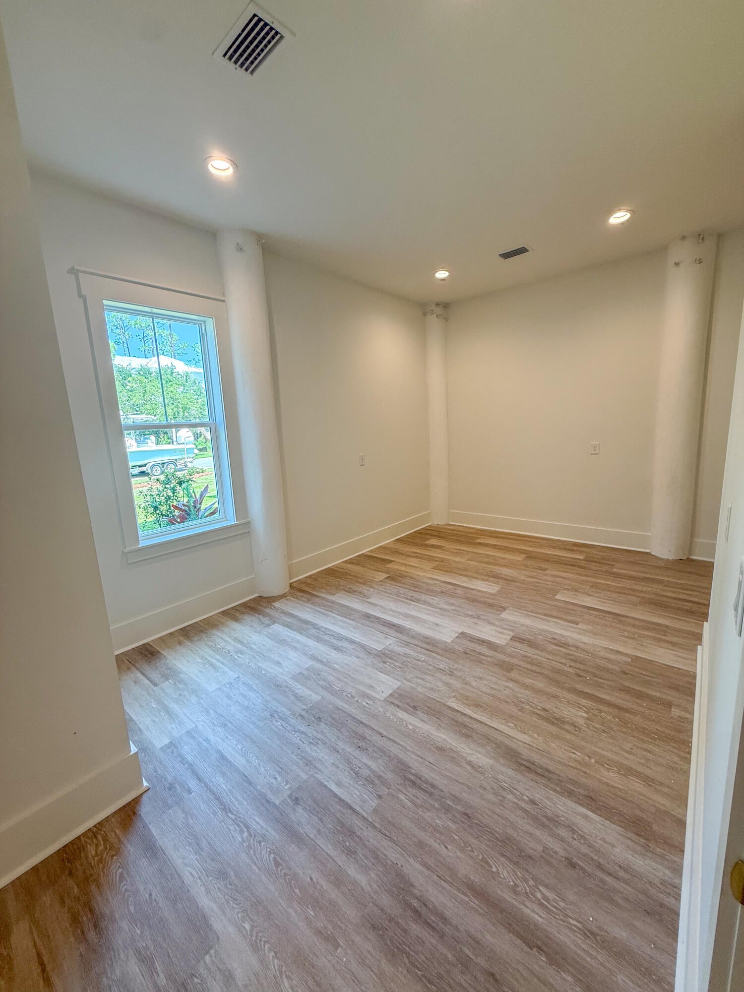CESSNA LANDING - Residential
