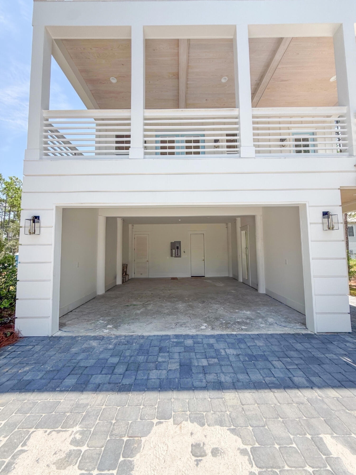 CESSNA LANDING - Residential