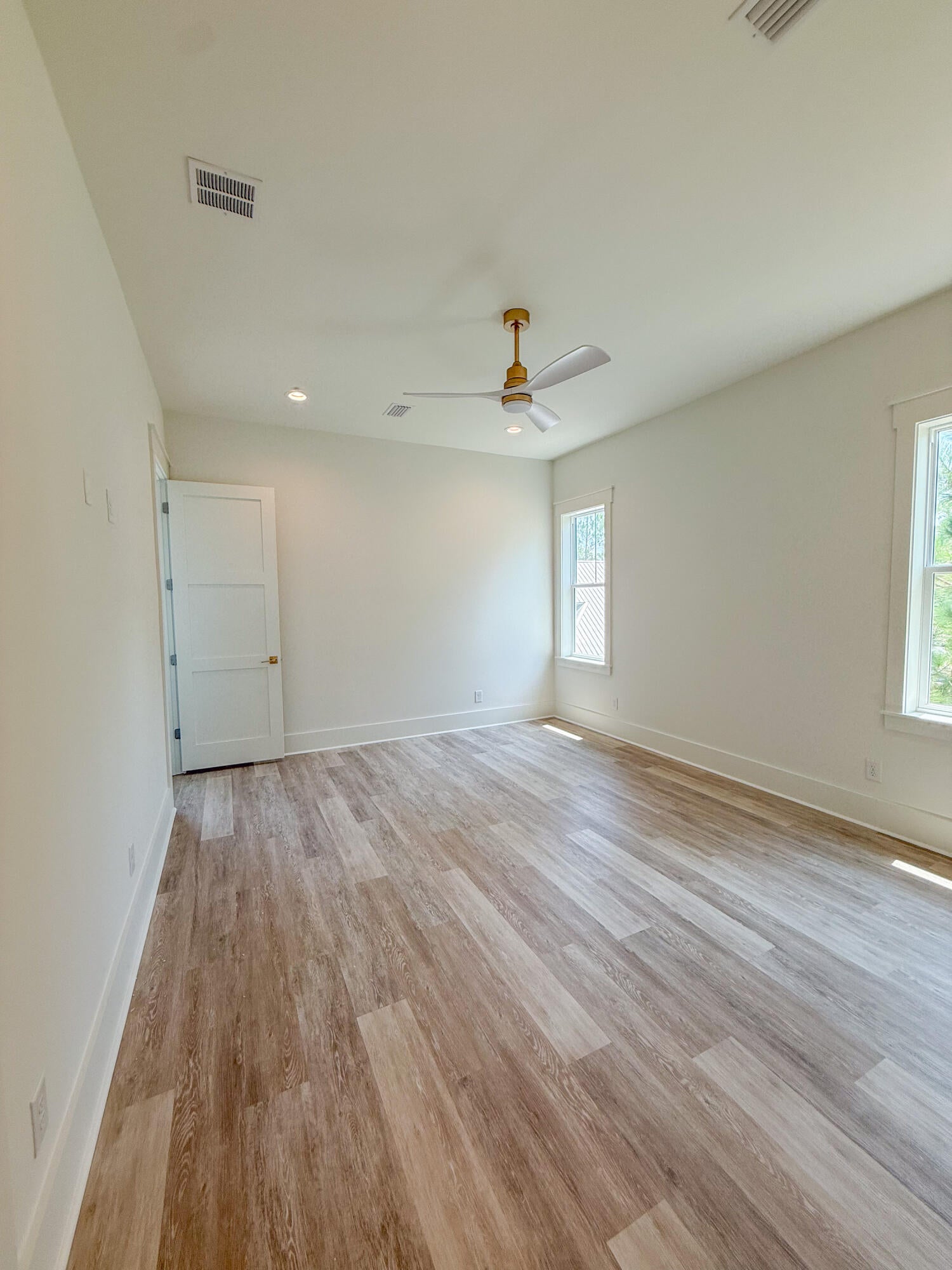CESSNA LANDING - Residential
