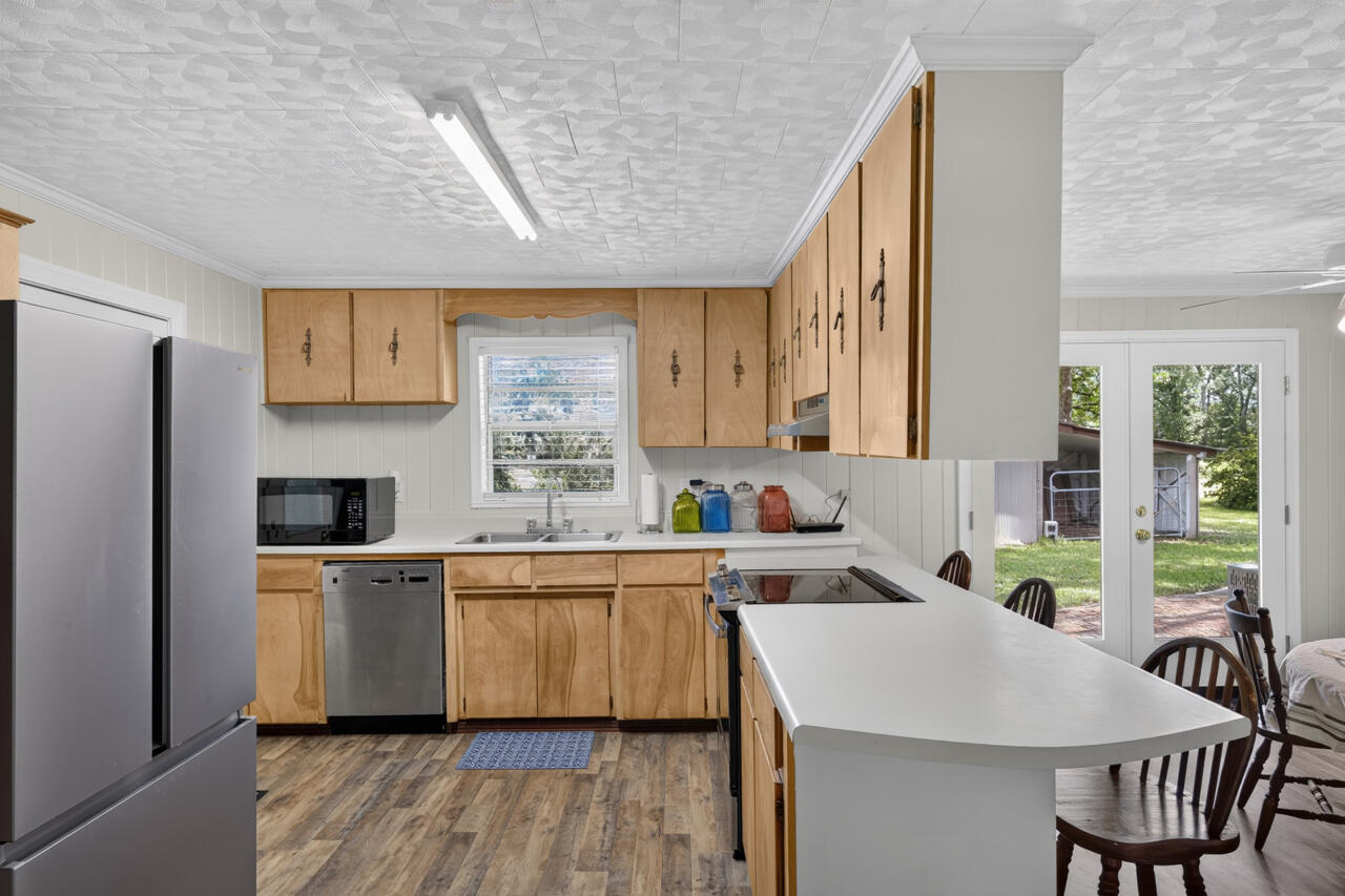 NO RECORDED SUBDIVISION - Residential