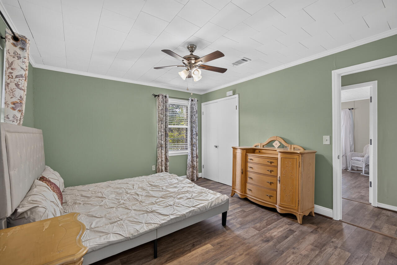NO RECORDED SUBDIVISION - Residential