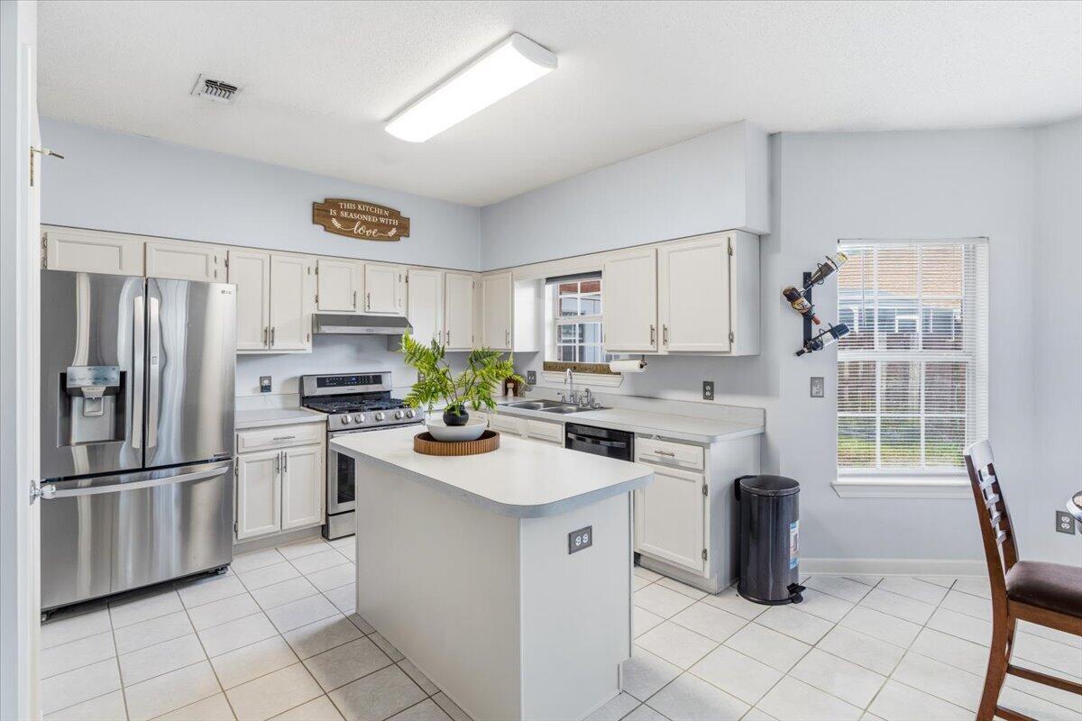 LAKE POINTE - Residential
