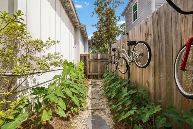 MAGNOLIA BEACH - Residential