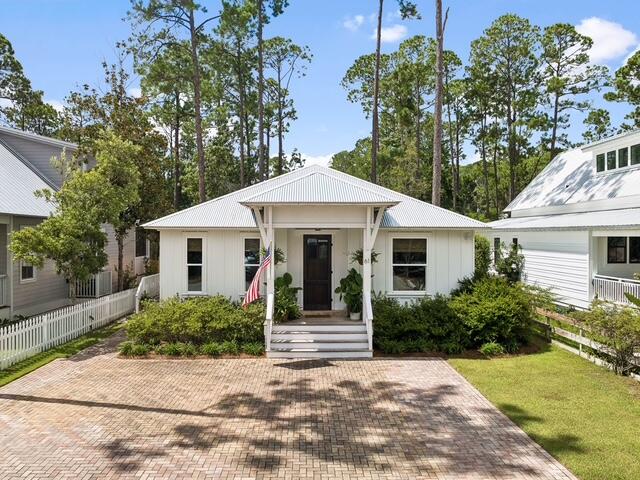 MAGNOLIA BEACH - Residential