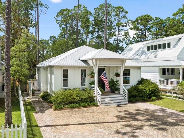 MAGNOLIA BEACH - Residential