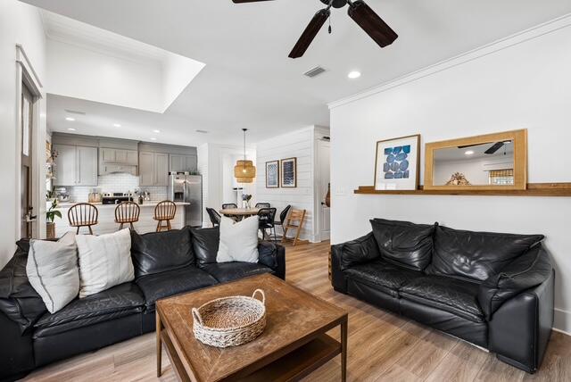 MAGNOLIA BEACH - Residential