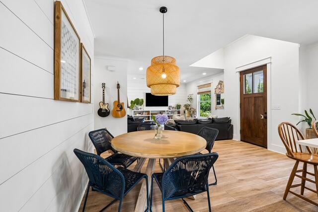 MAGNOLIA BEACH - Residential