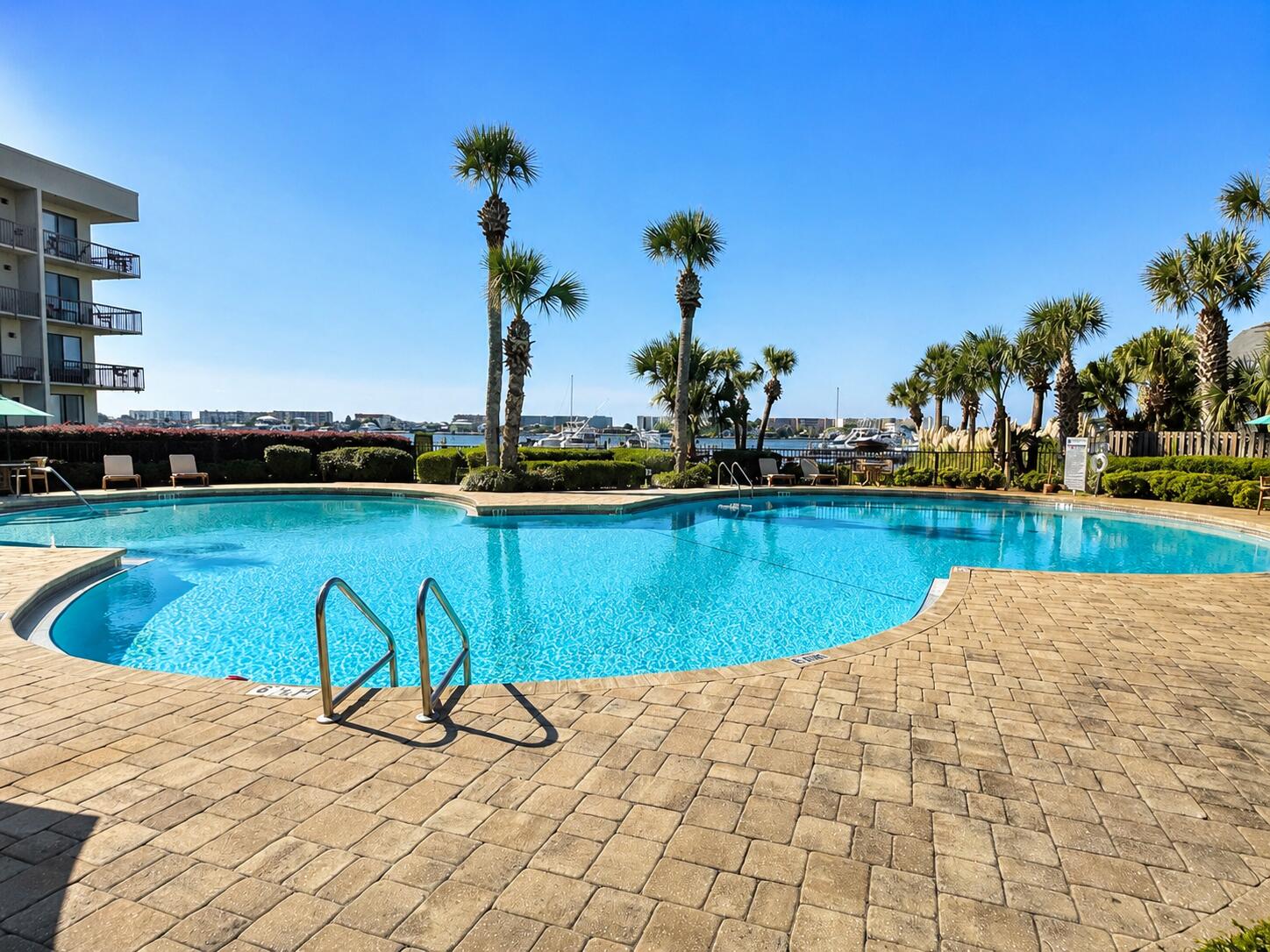 PIRATES BAY PH 1 - Residential