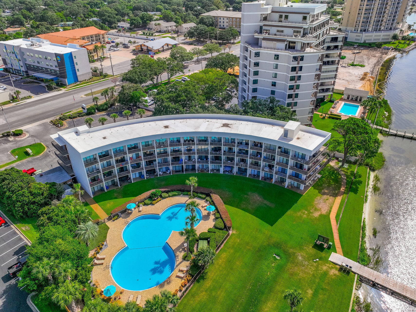 PIRATES BAY PH 1 - Residential