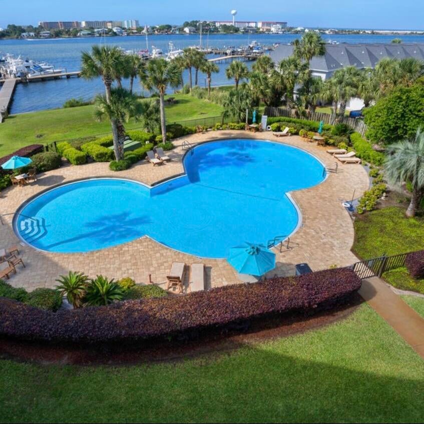 PIRATES BAY PH 1 - Residential