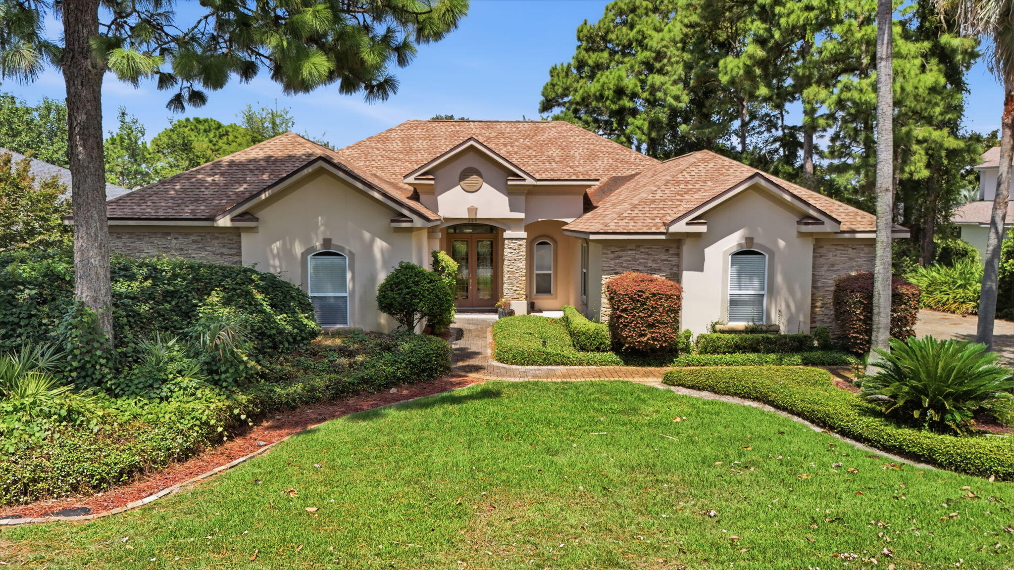 Emerald Lakes - Residential