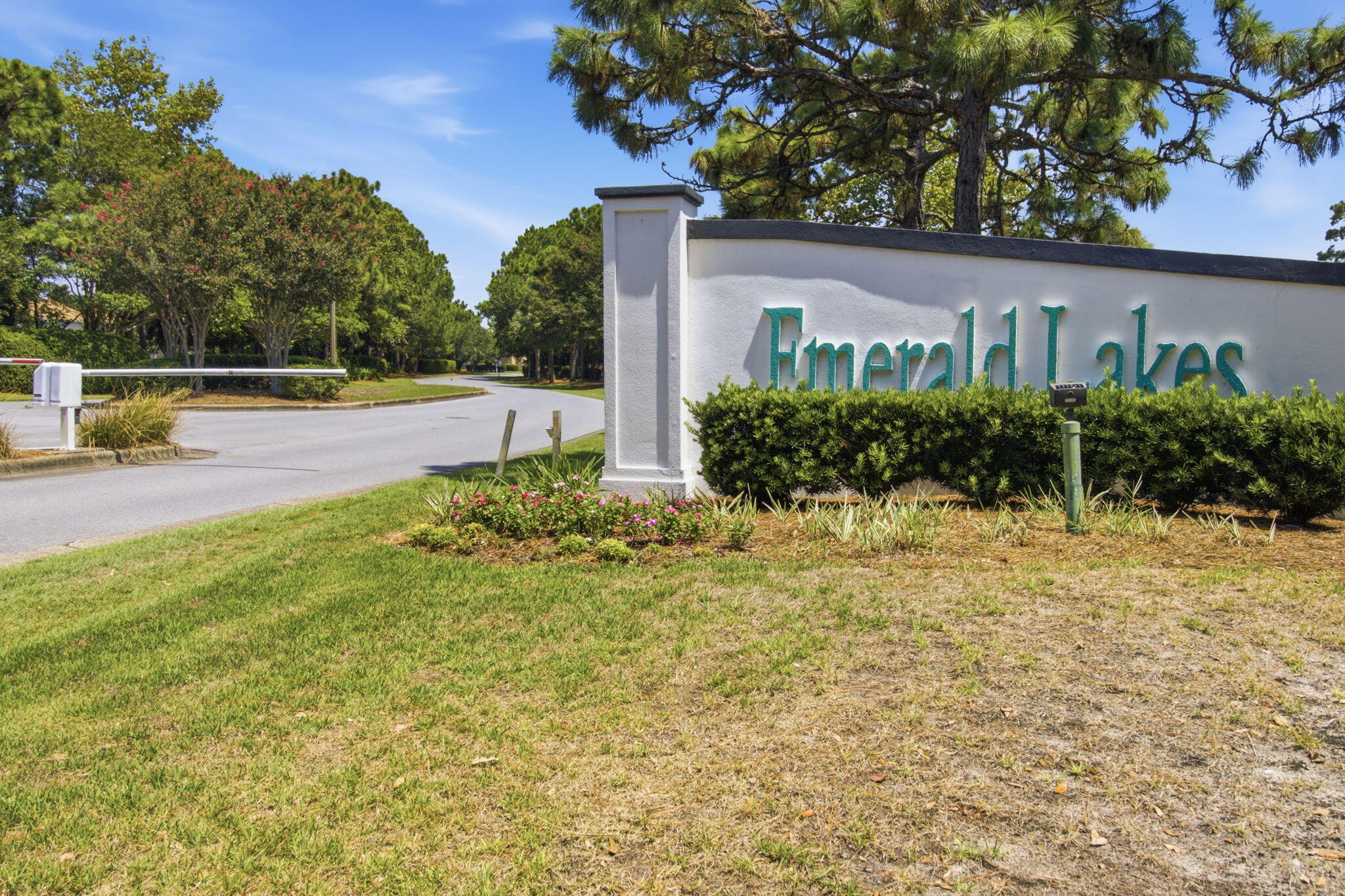 Emerald Lakes - Residential