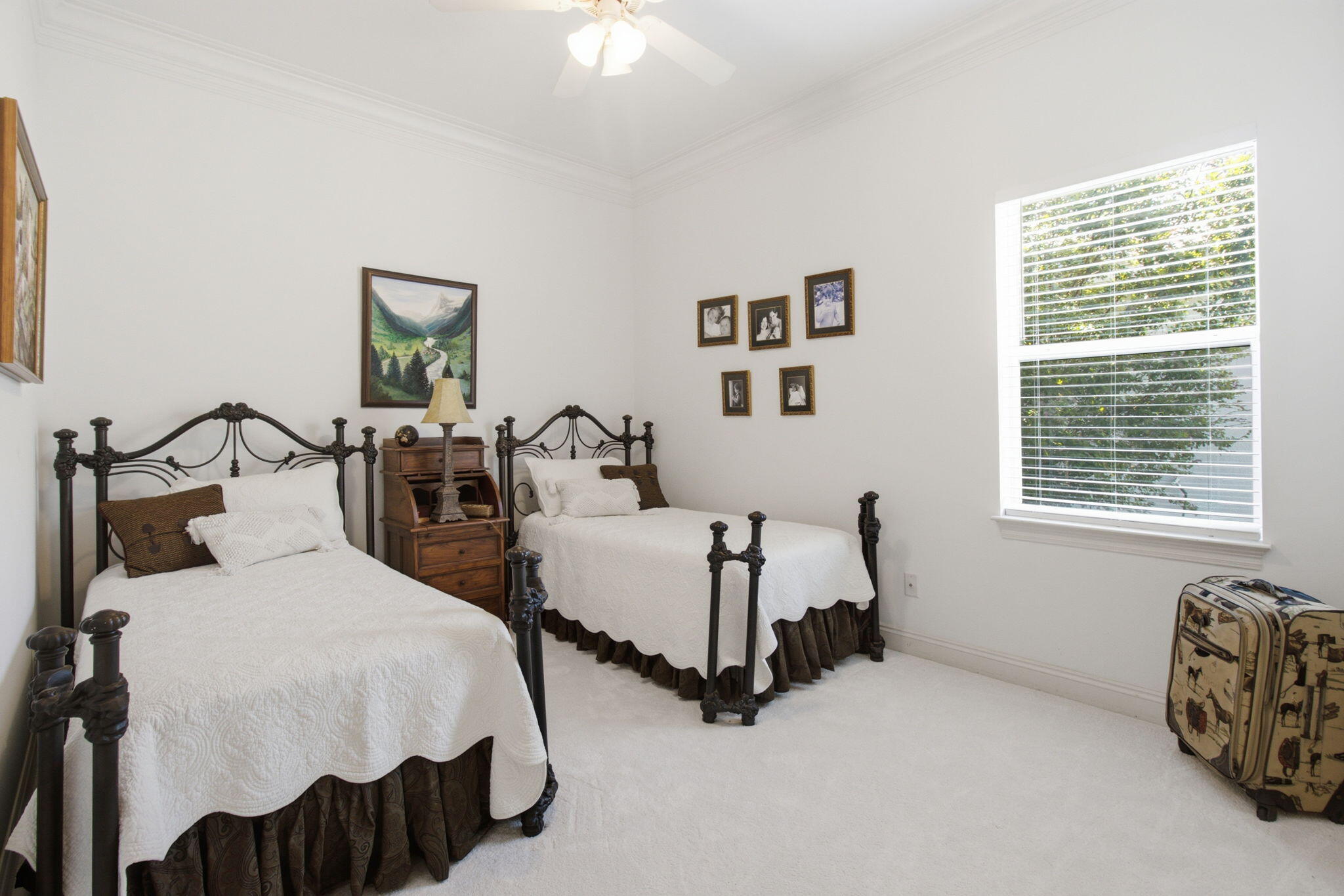 Emerald Lakes - Residential