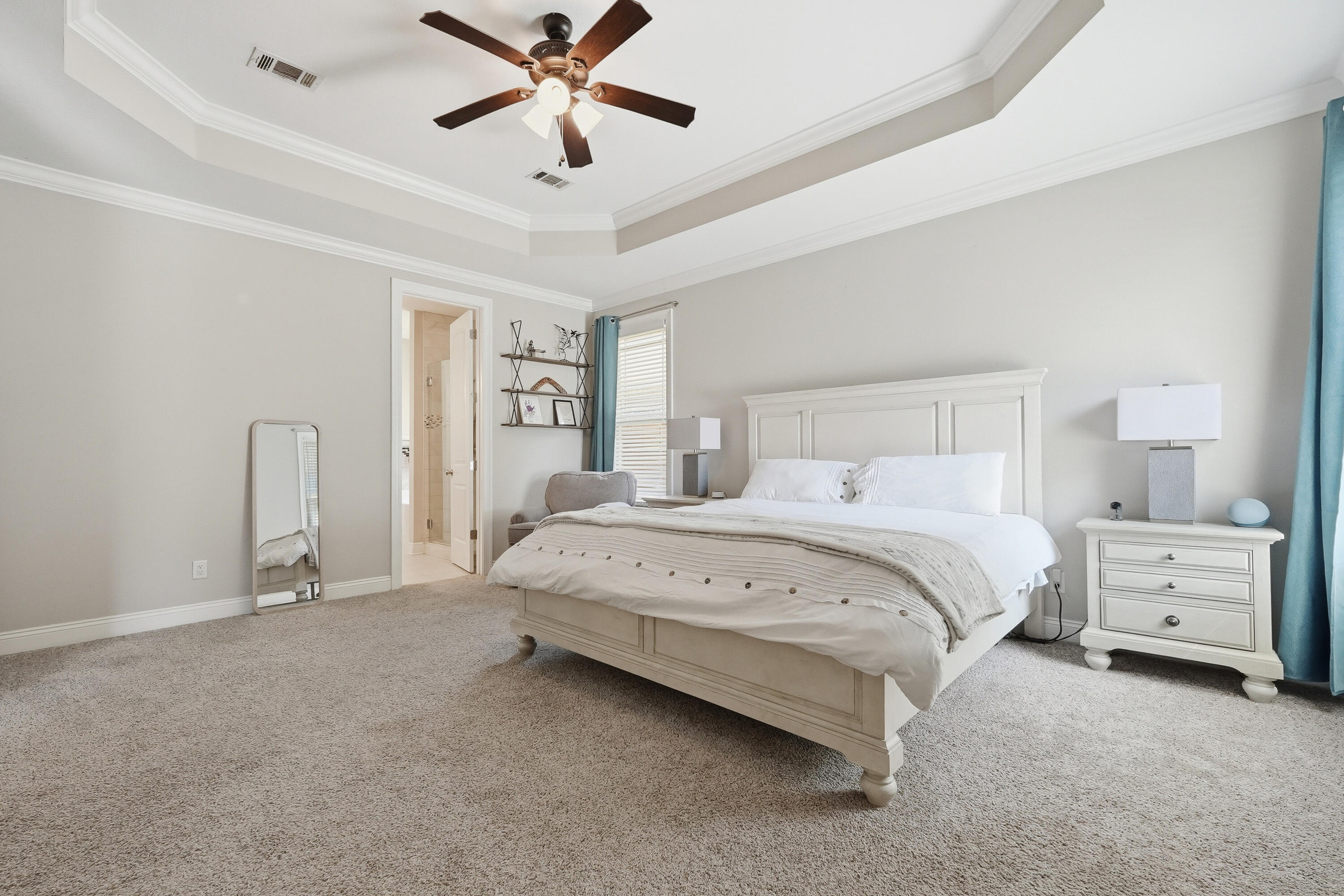 WOODLAND SHORES - Residential