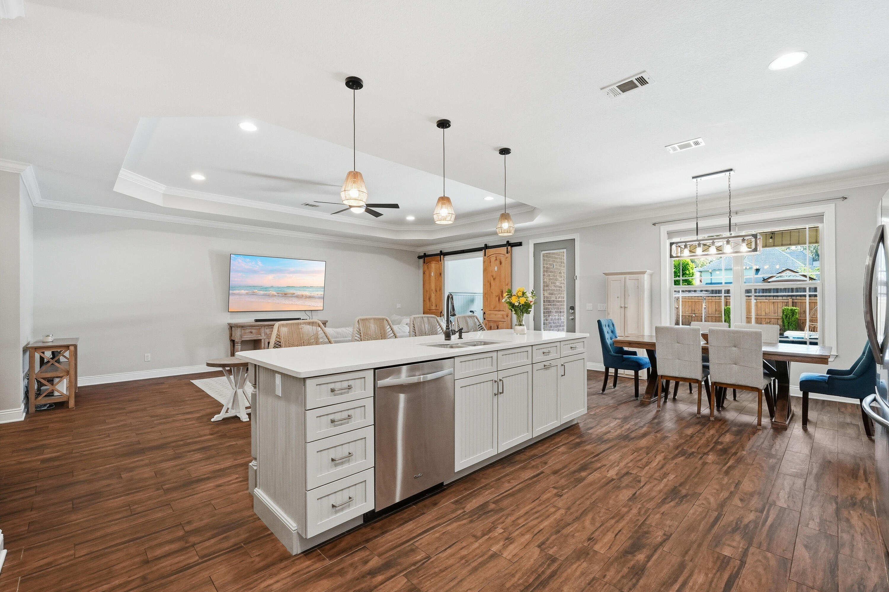 WOODLAND SHORES - Residential