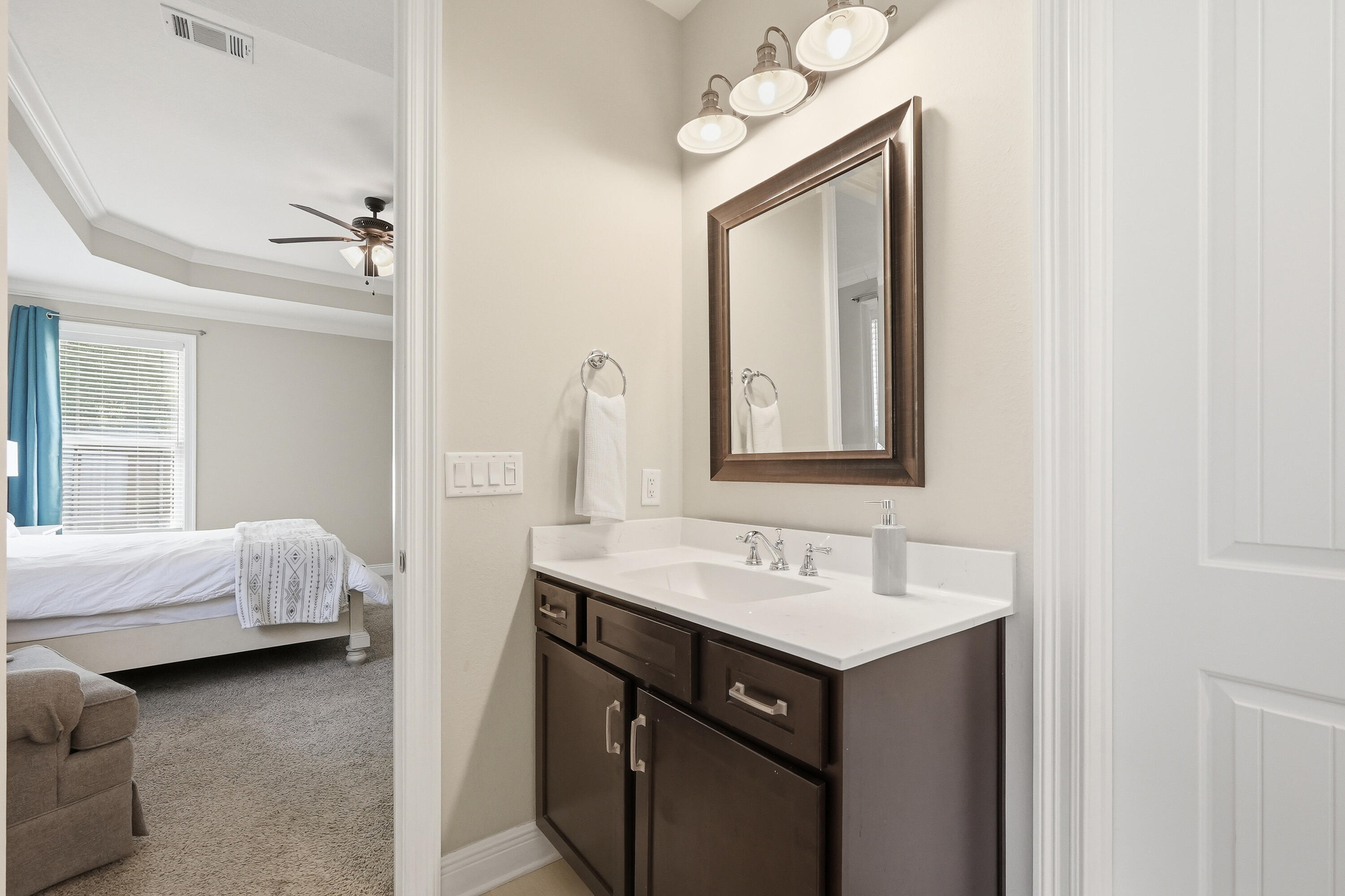 WOODLAND SHORES - Residential