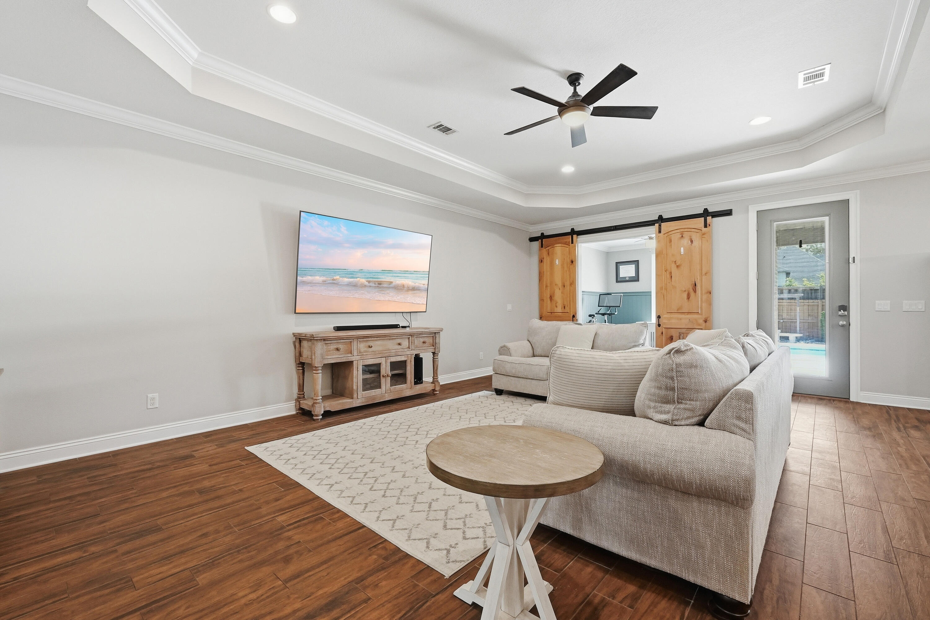 WOODLAND SHORES - Residential