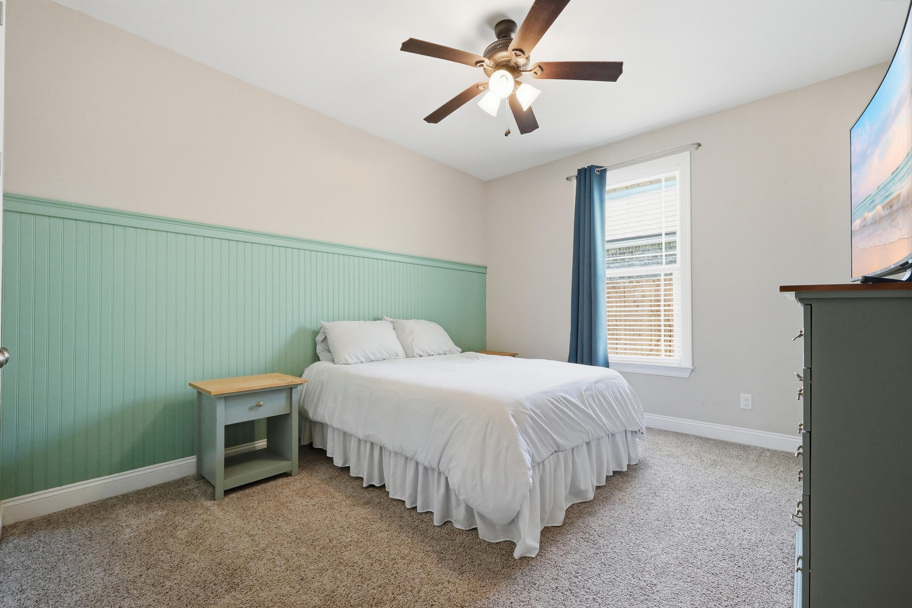 WOODLAND SHORES - Residential