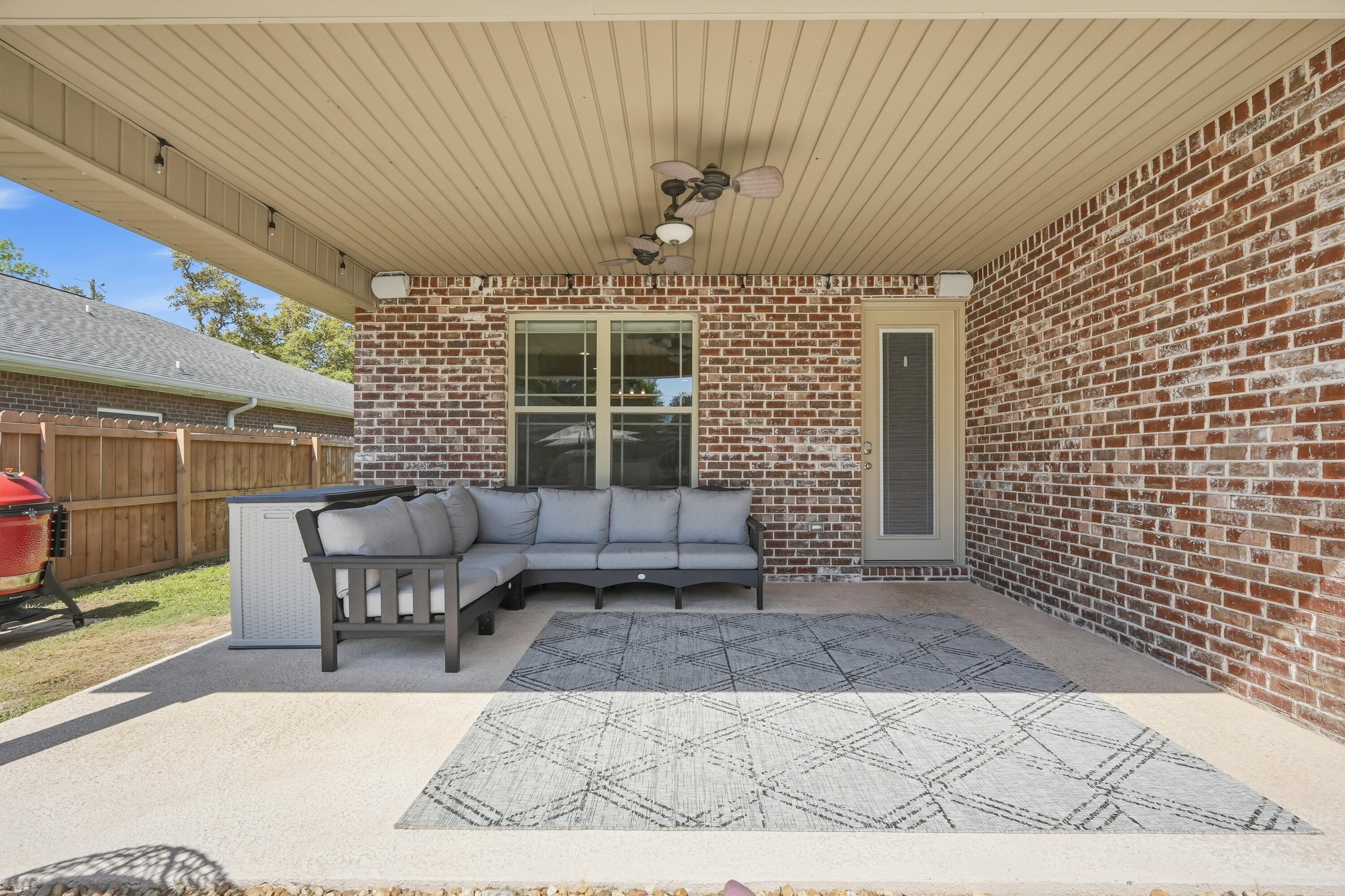 WOODLAND SHORES - Residential