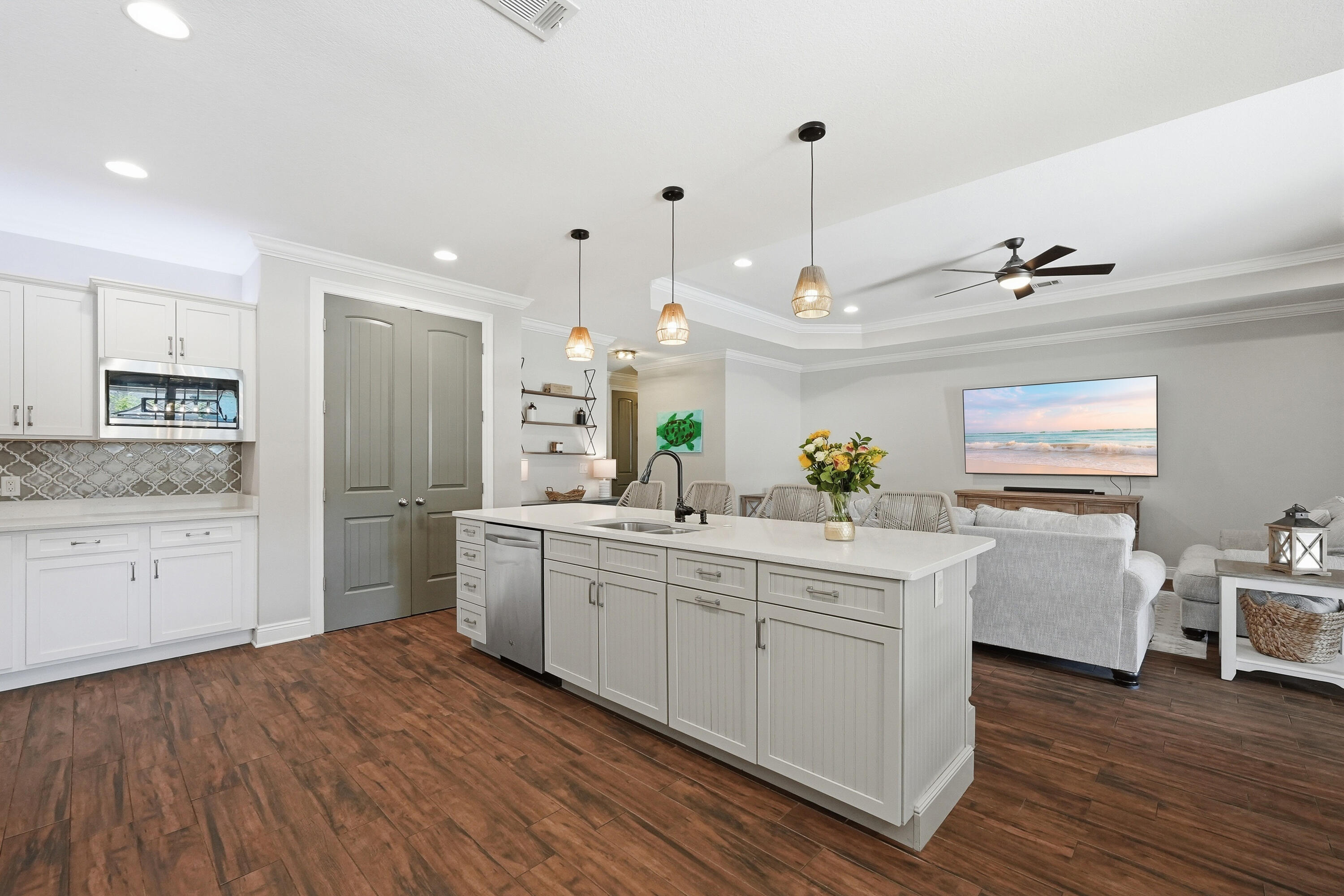 WOODLAND SHORES - Residential