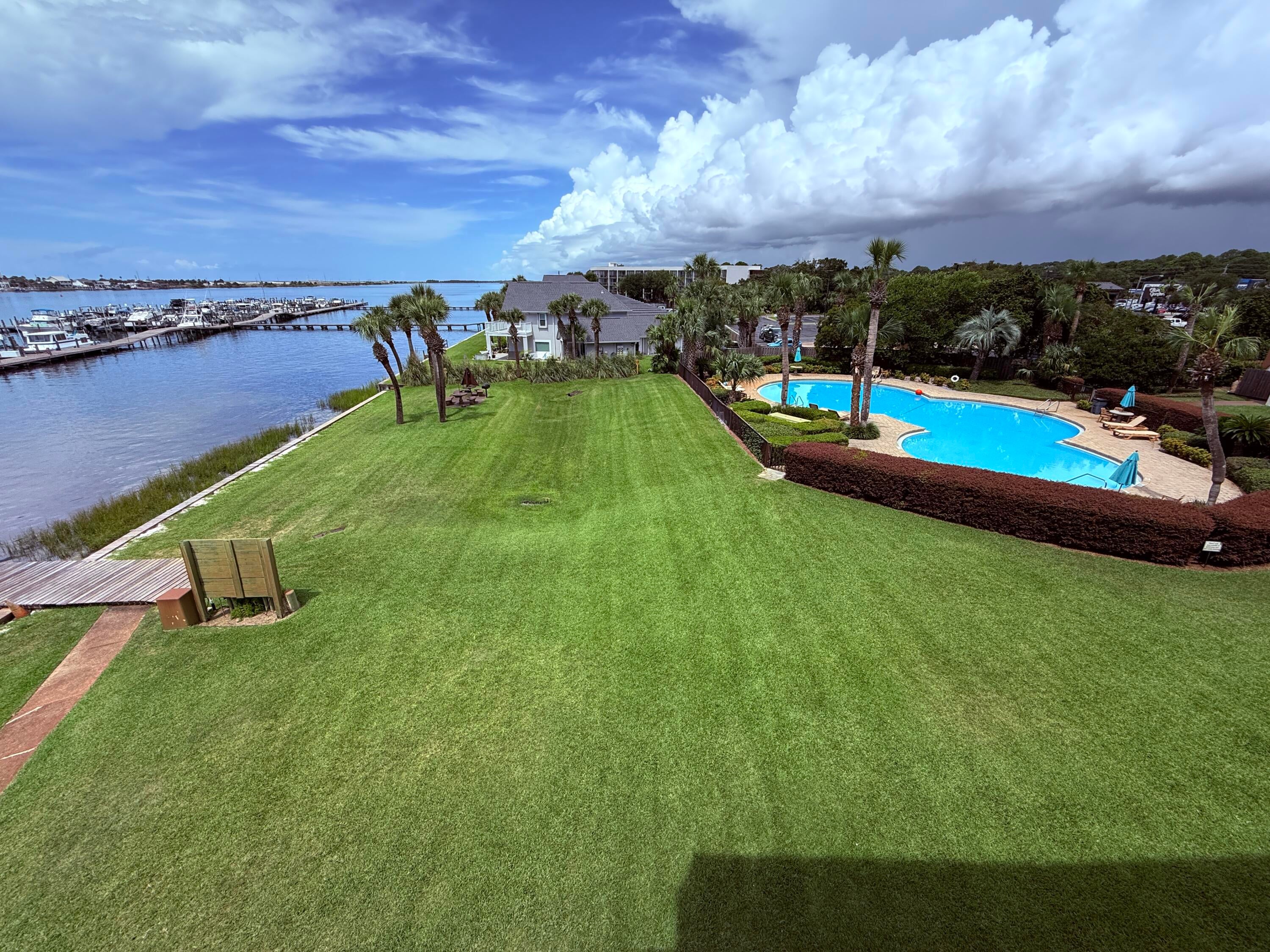 PIRATES BAY PH 1 - Residential