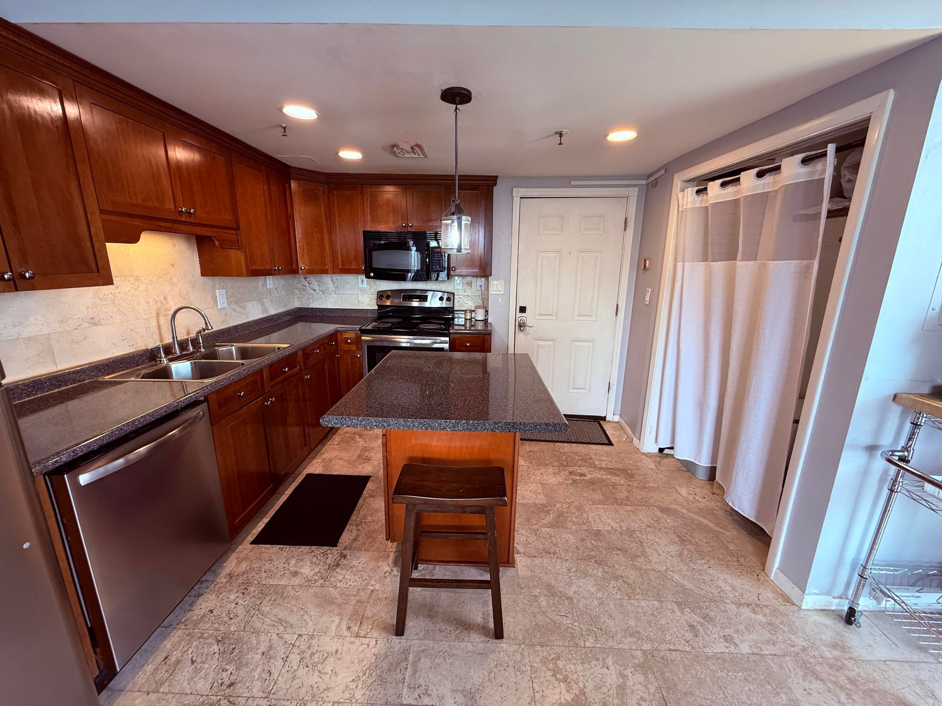 PIRATES BAY PH 1 - Residential