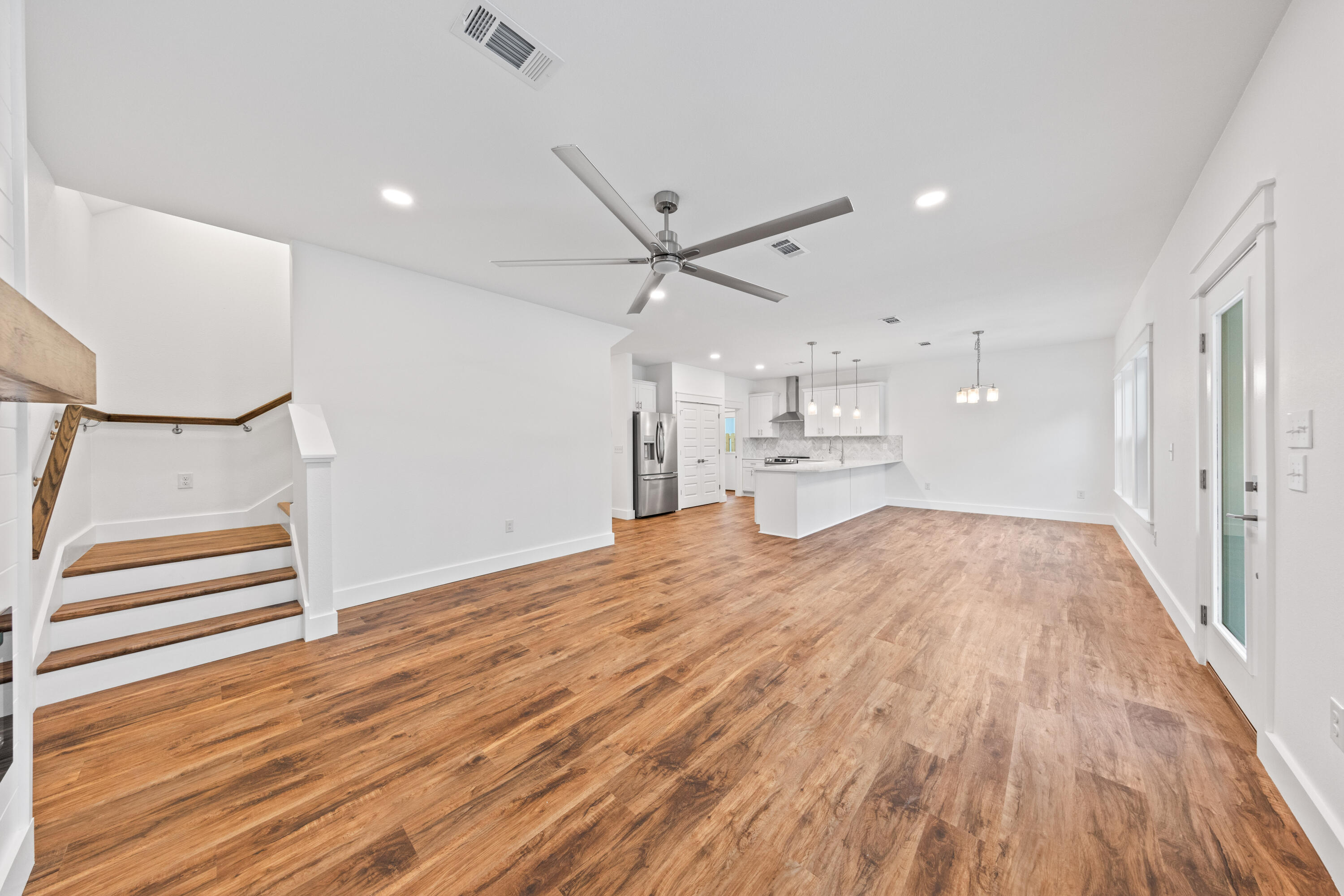 MAGNOLIA BEACH - Residential Lease
