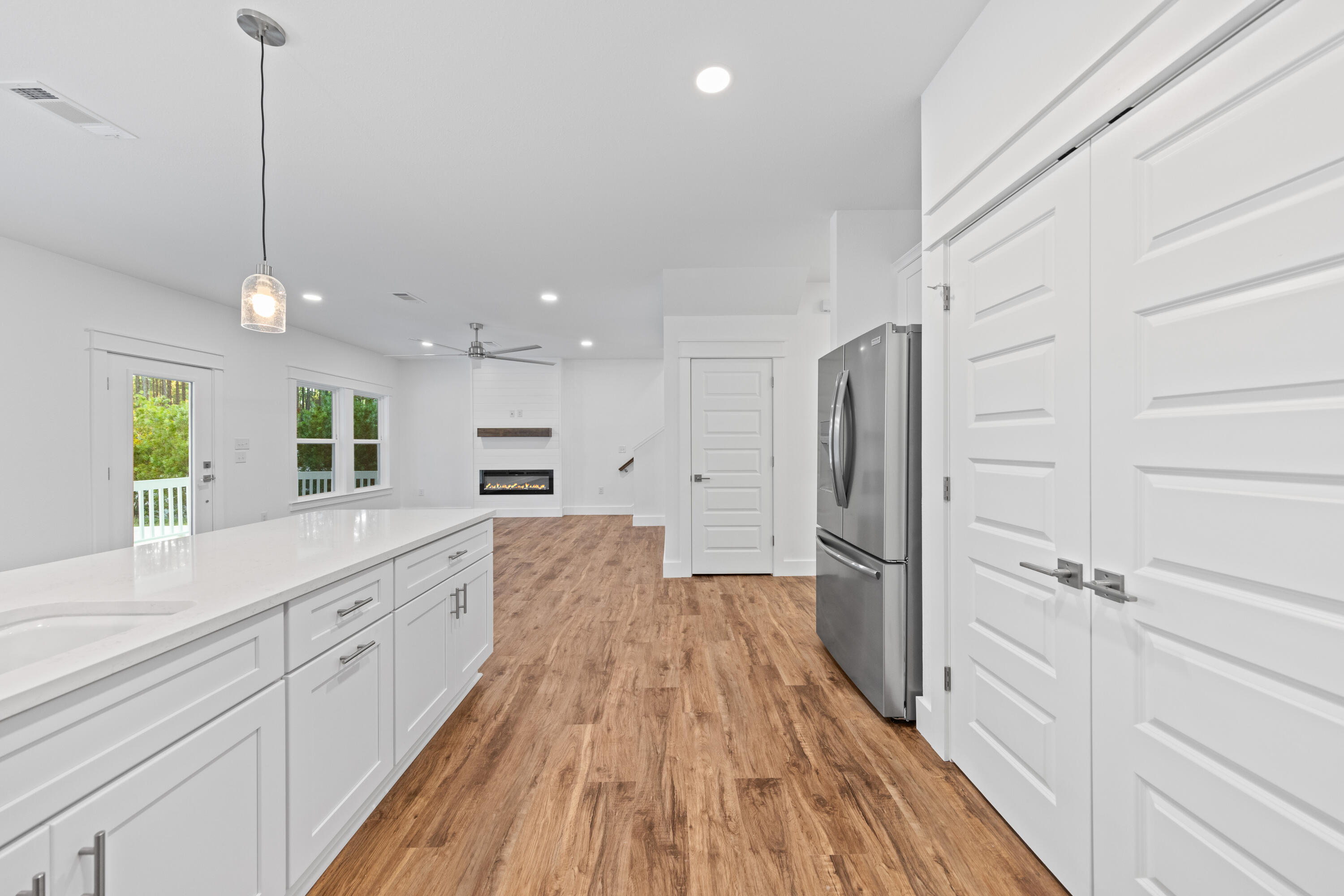 MAGNOLIA BEACH - Residential Lease