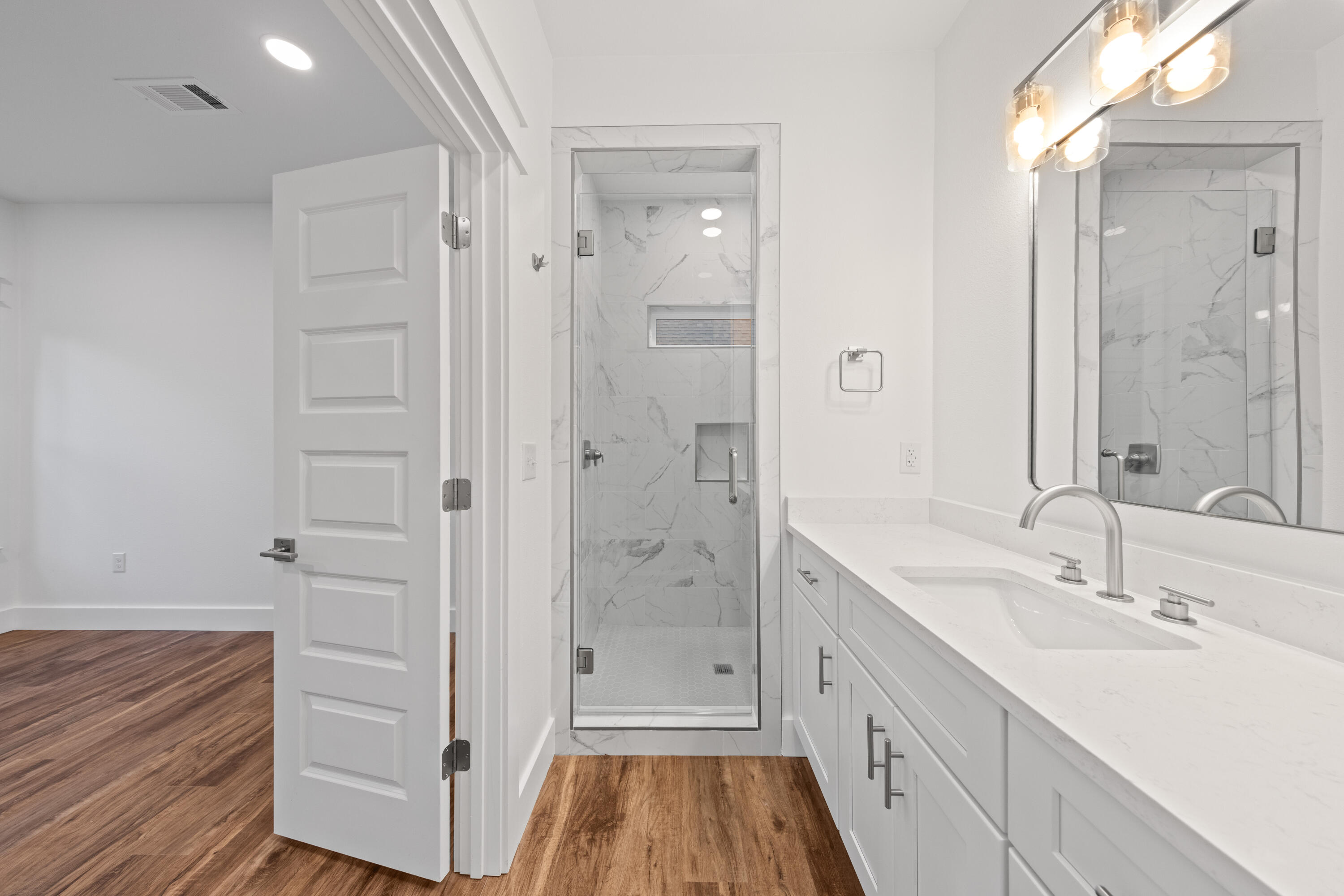 MAGNOLIA BEACH - Residential Lease