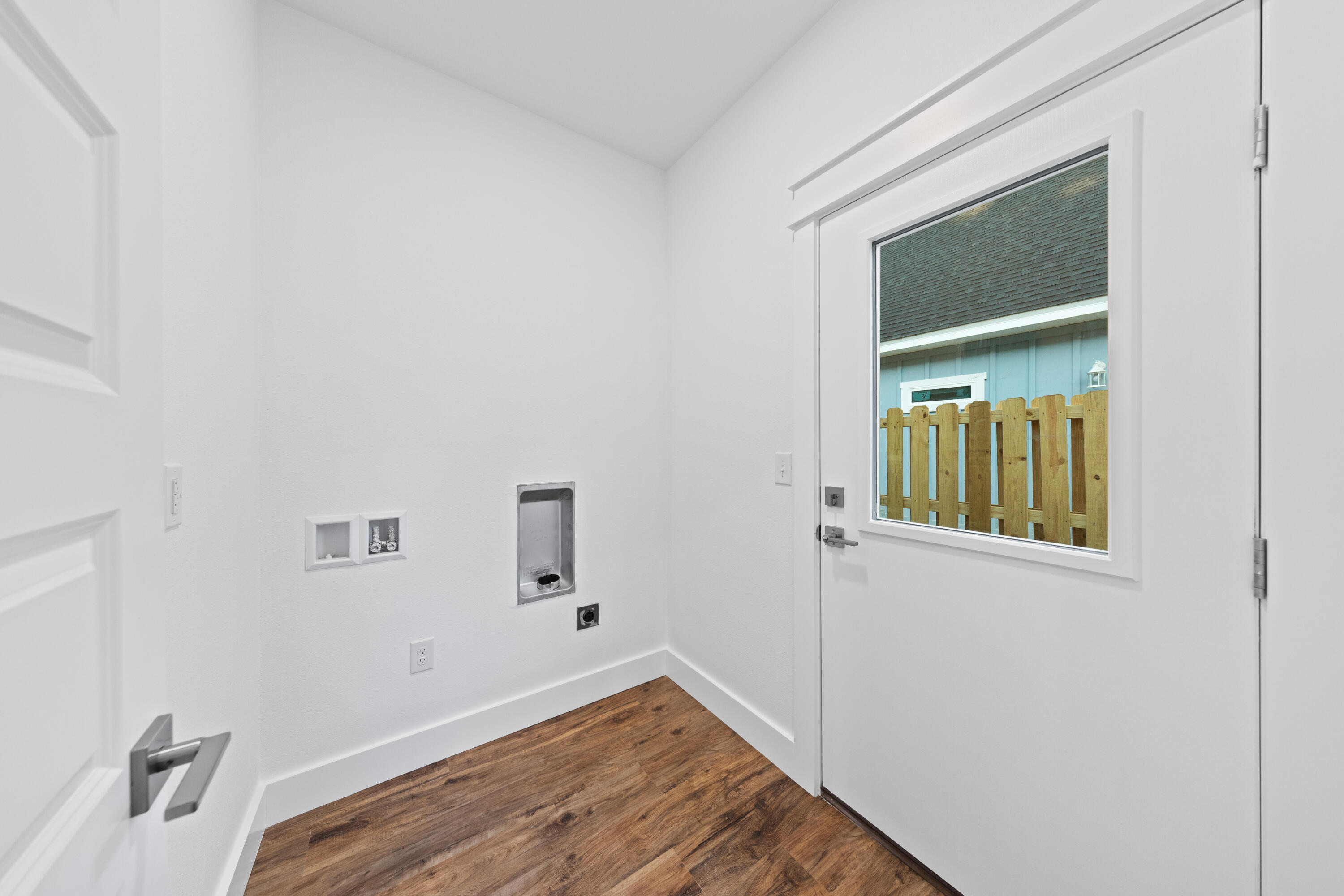 MAGNOLIA BEACH - Residential Lease