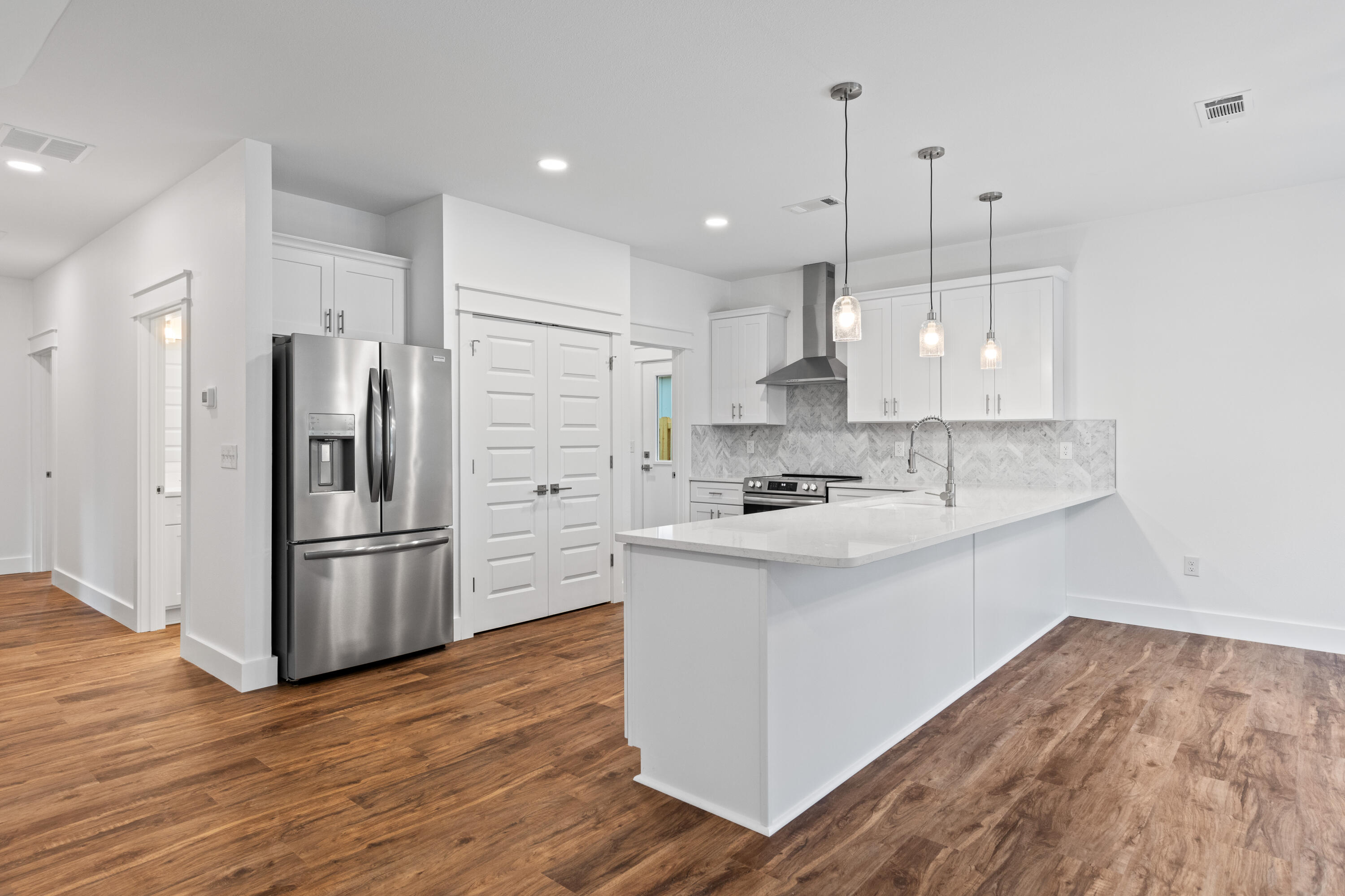 MAGNOLIA BEACH - Residential Lease
