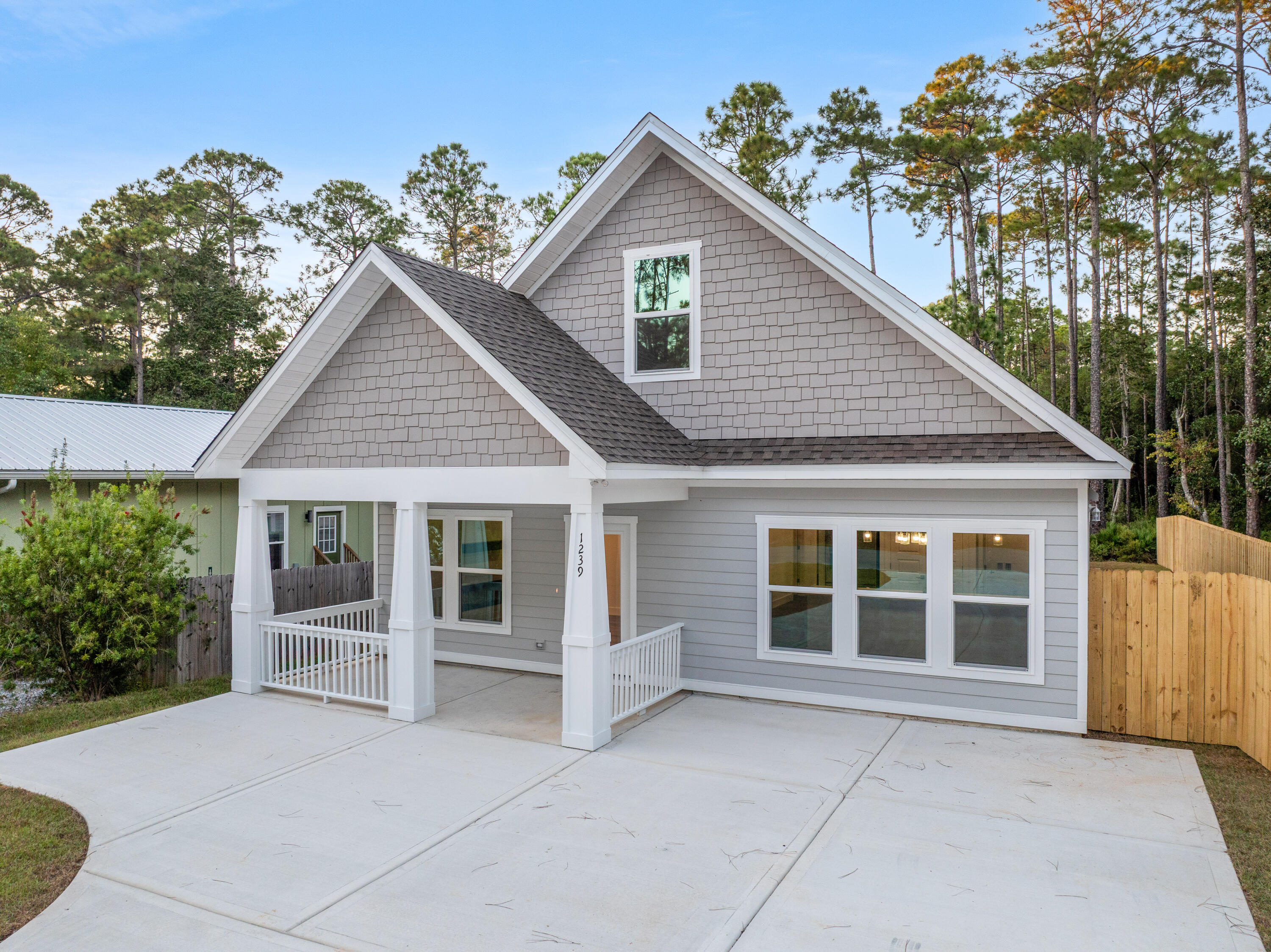 MAGNOLIA BEACH - Residential Lease