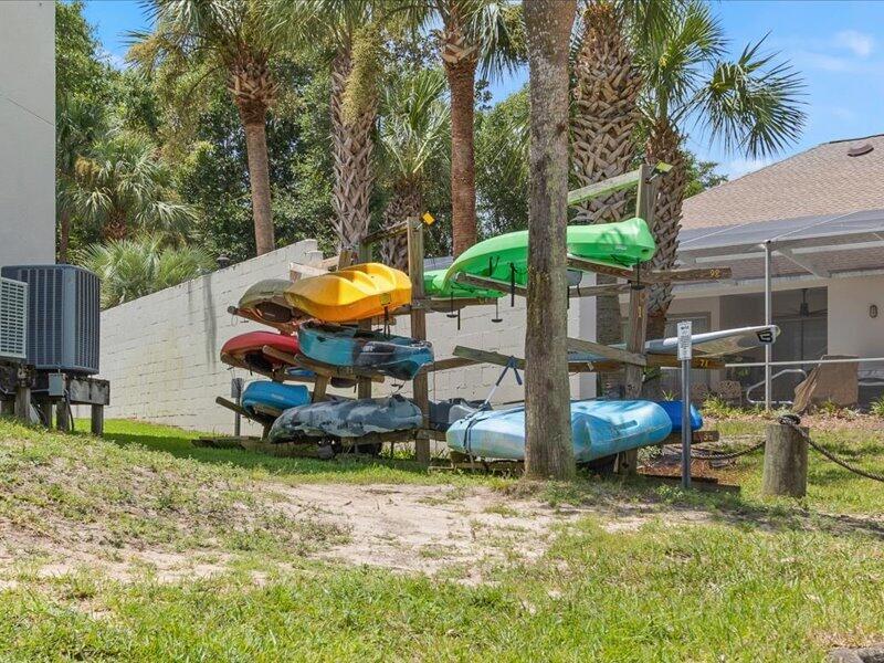 HIDDEN BAY VILLAGE - Residential