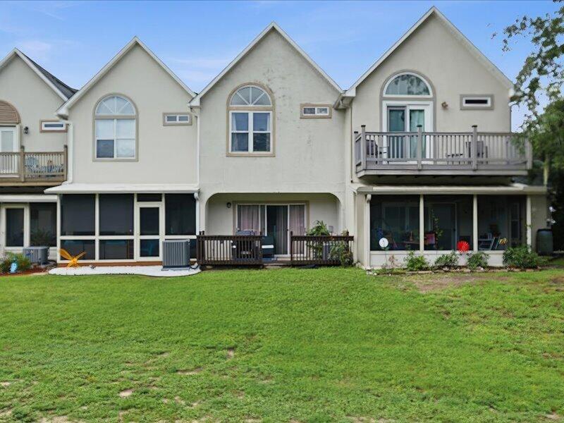 HIDDEN BAY VILLAGE - Residential
