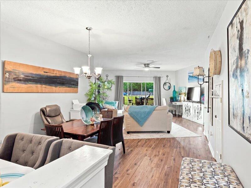 HIDDEN BAY VILLAGE - Residential