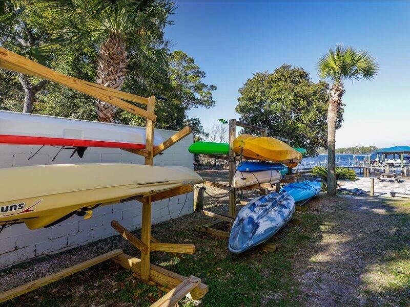HIDDEN BAY VILLAGE - Residential