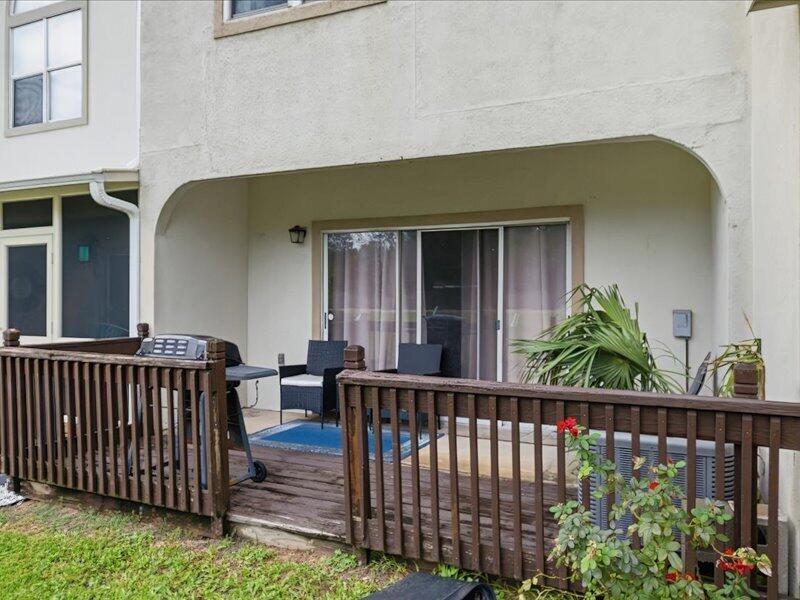 HIDDEN BAY VILLAGE - Residential
