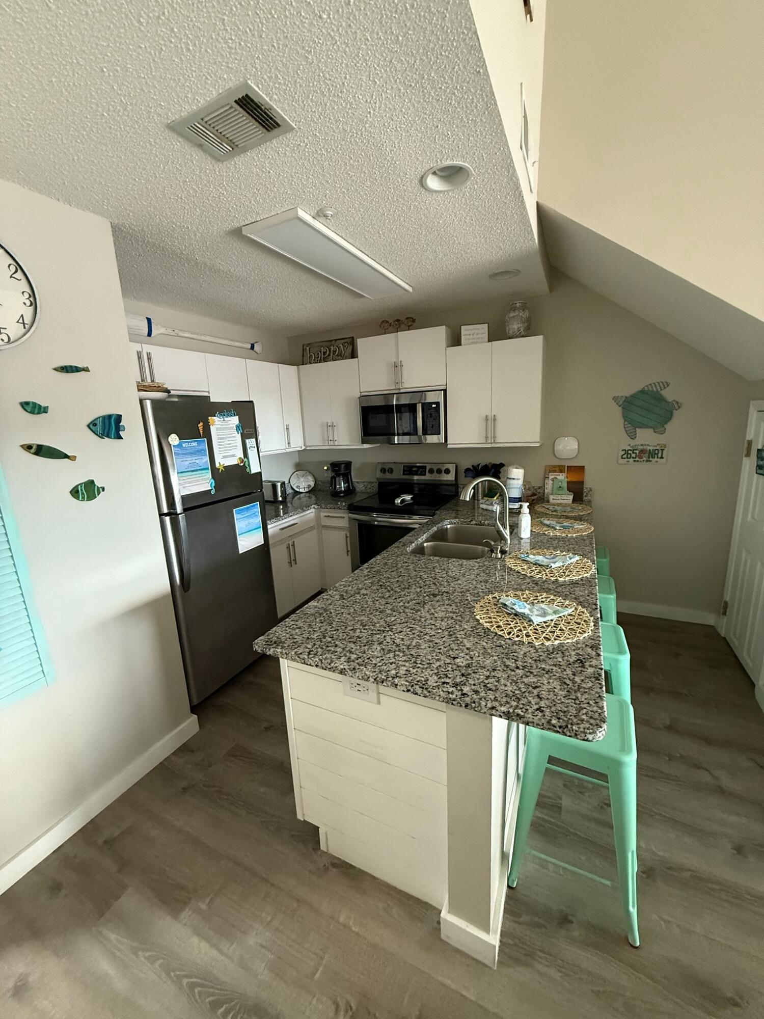 MARAVILLA CONDO 2 - Residential
