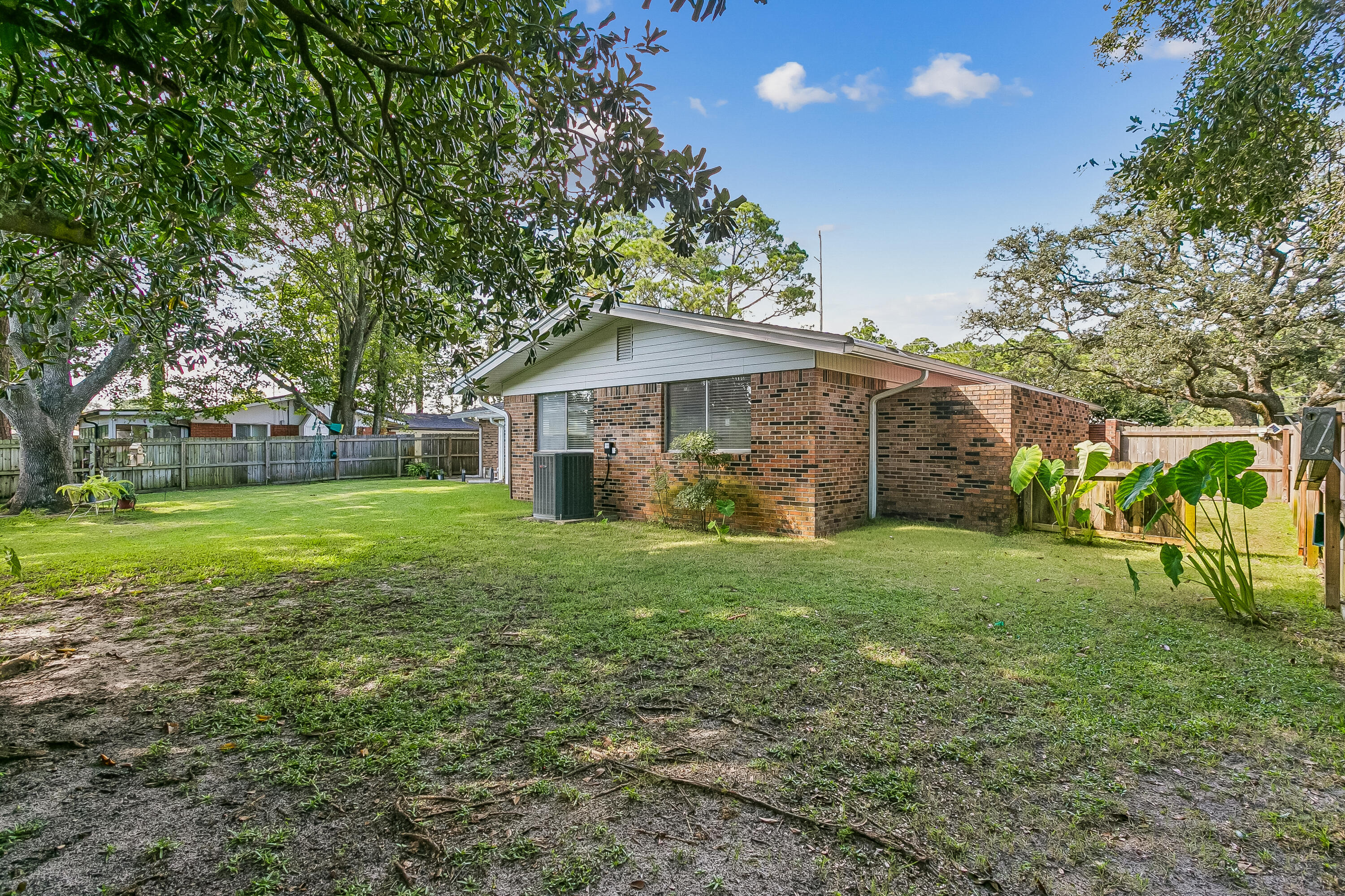 VICTORIA GARDENS - Residential