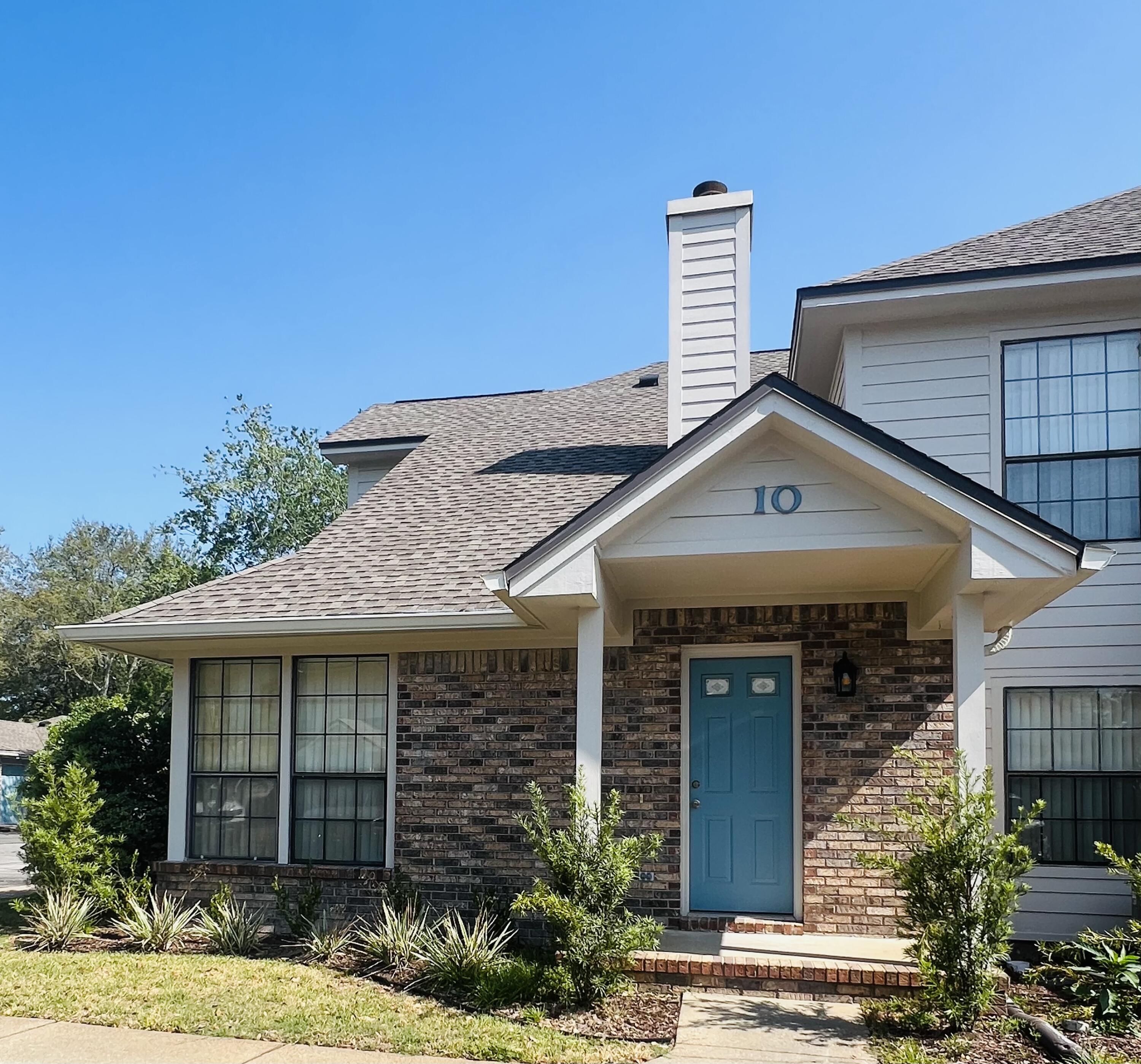 3/2 TOWNHOME in the coveted Crosswinds Landing community with a 2.75% ASSUMABLE LOAN!!  NEW Hardi siding, soffit, chimney cap, gutters, back deck (Nov 2023); Roof in 2020;  3 bedrooms with 2 full baths PLUS Vaulted ceilings, TERMITE contract, FRONT DOOR PARKING SPOT, Minutes to beaches, military bases, hospital, dining, colleges, airport, fairgrounds, shopping, golf, night life, public docks, groceries.  This property is being offered AS IS.