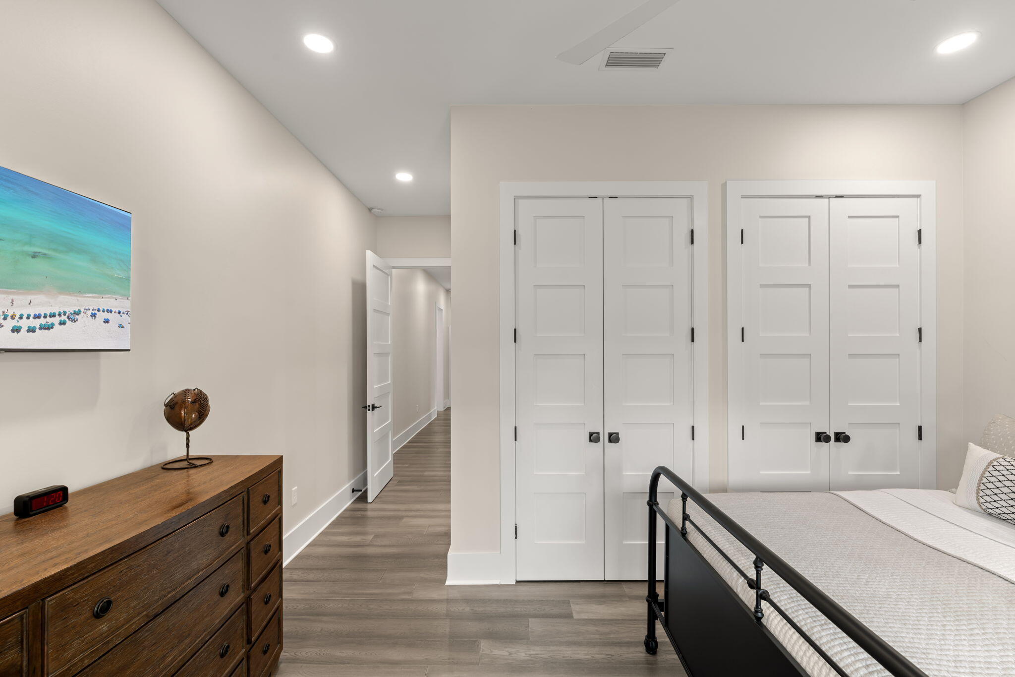 BAYTOWNE AVE EAST - Residential