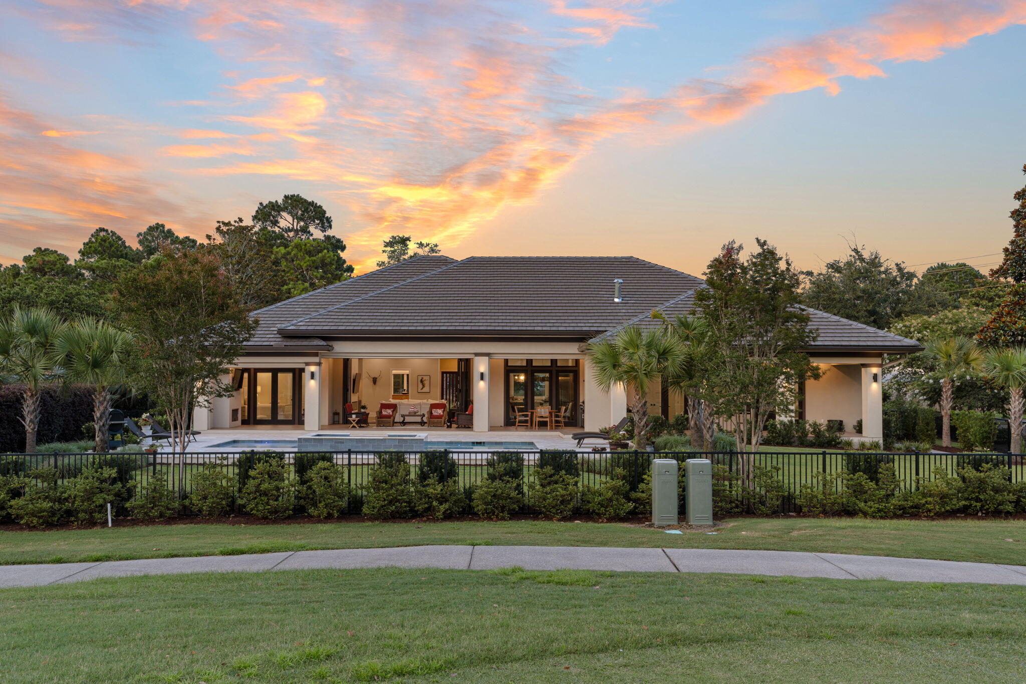 BAYTOWNE AVE EAST - Residential