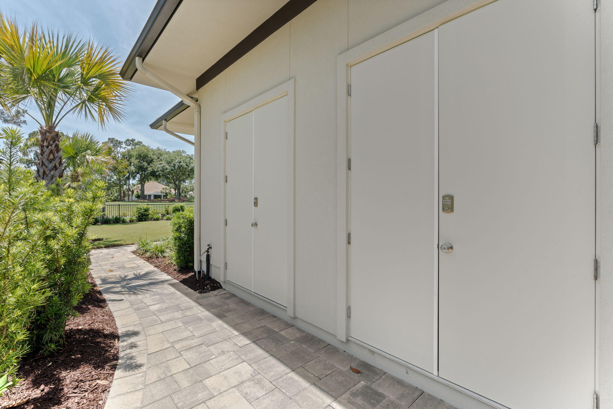 BAYTOWNE AVE EAST - Residential