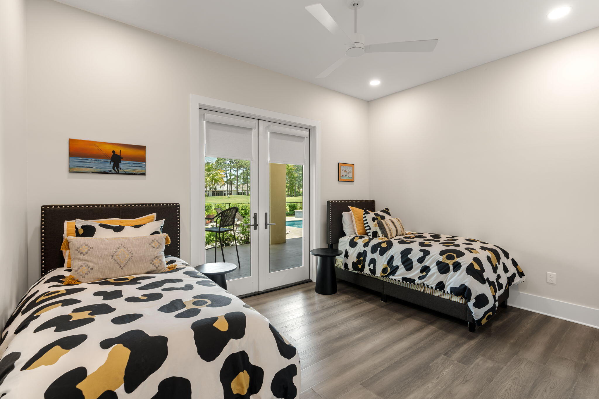 BAYTOWNE AVE EAST - Residential
