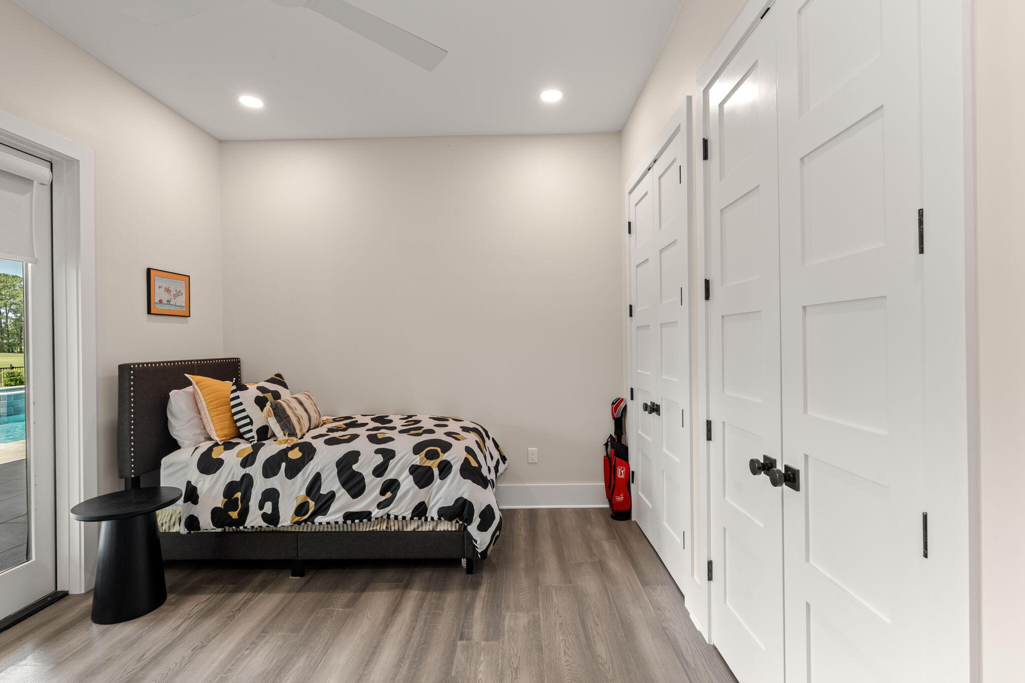 BAYTOWNE AVE EAST - Residential