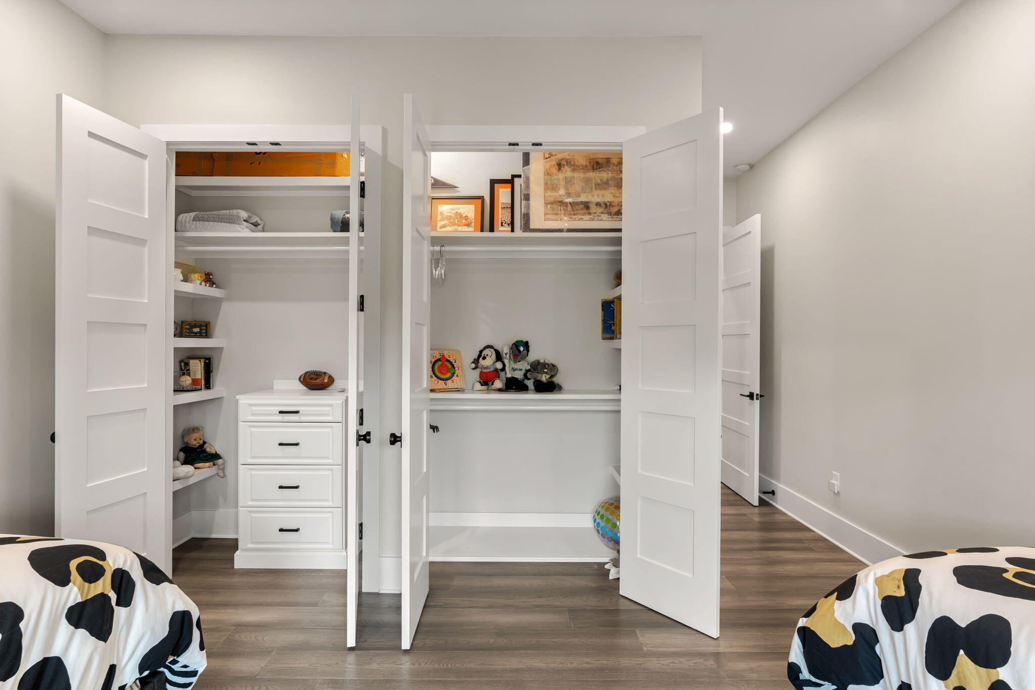 BAYTOWNE AVE EAST - Residential