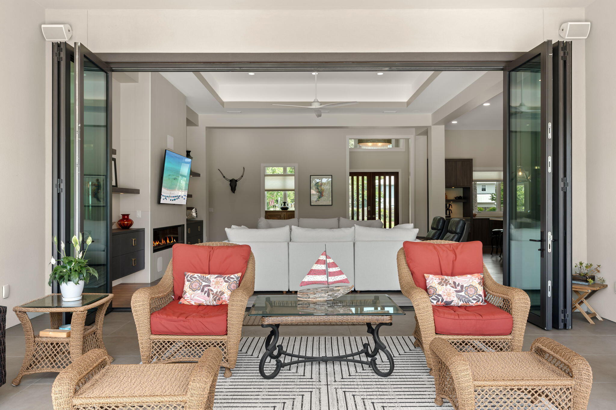 BAYTOWNE AVE EAST - Residential