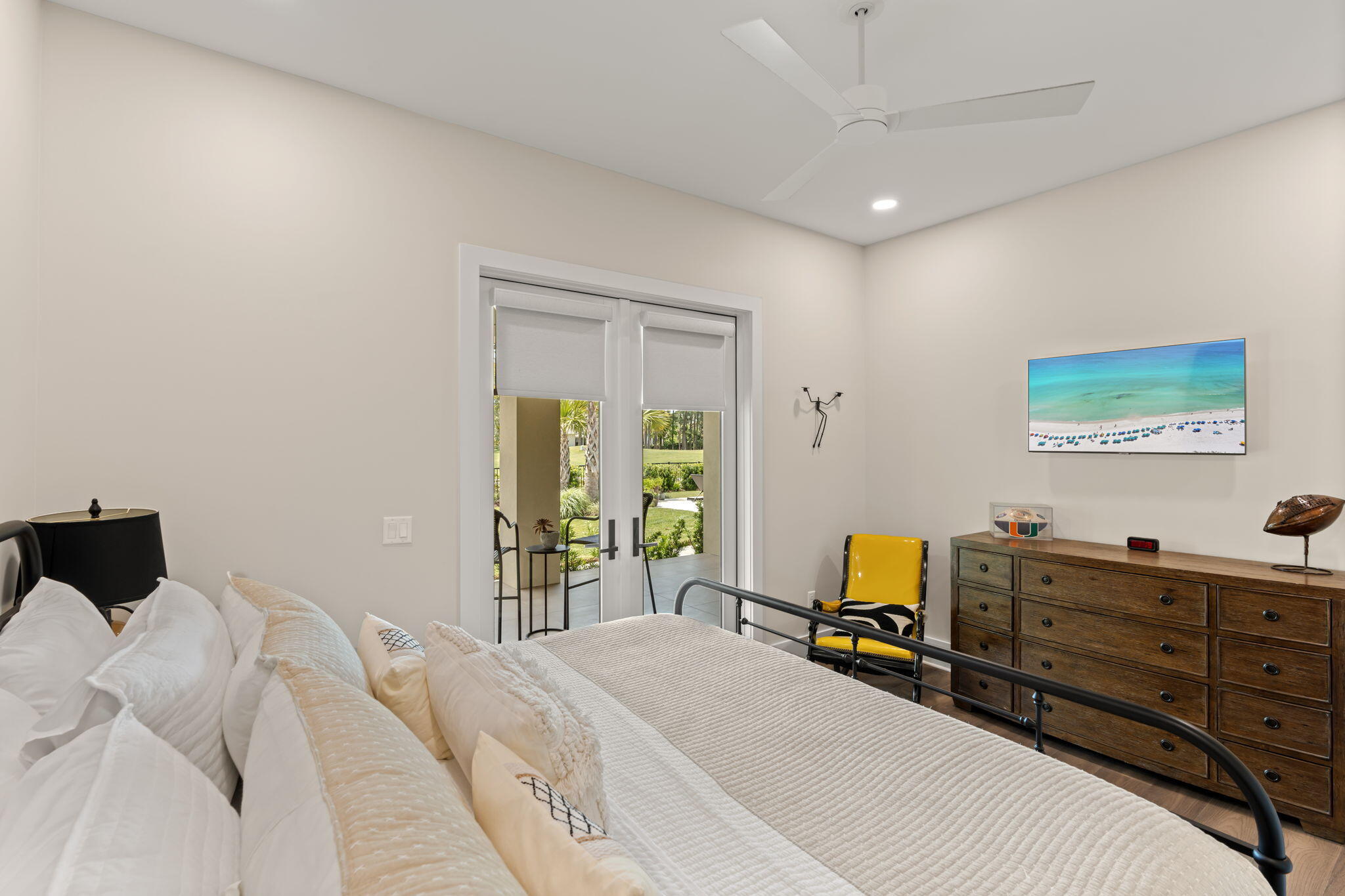 BAYTOWNE AVE EAST - Residential